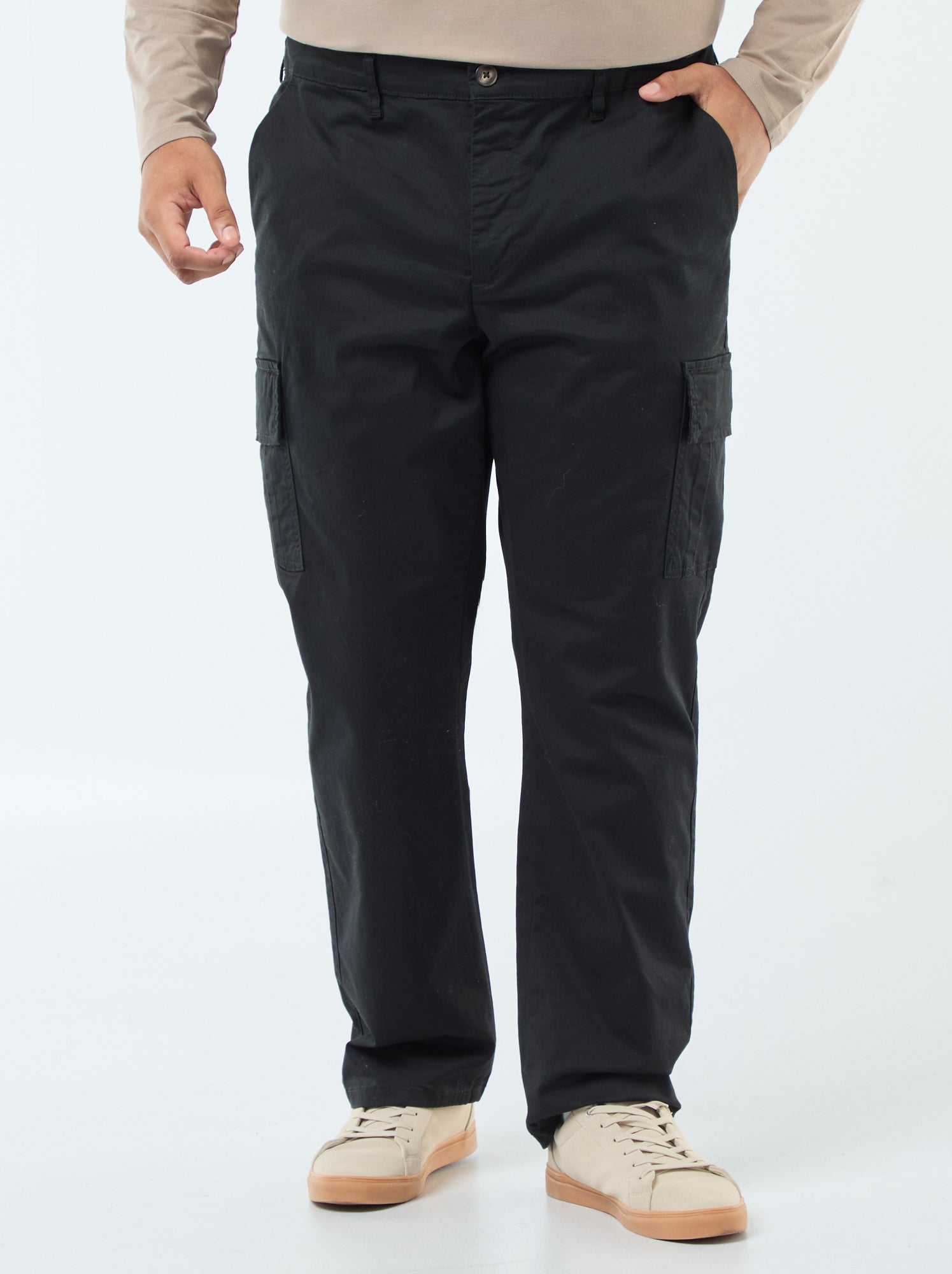 Pantalon multipoches uni avec passant pour ceinture - Noir
