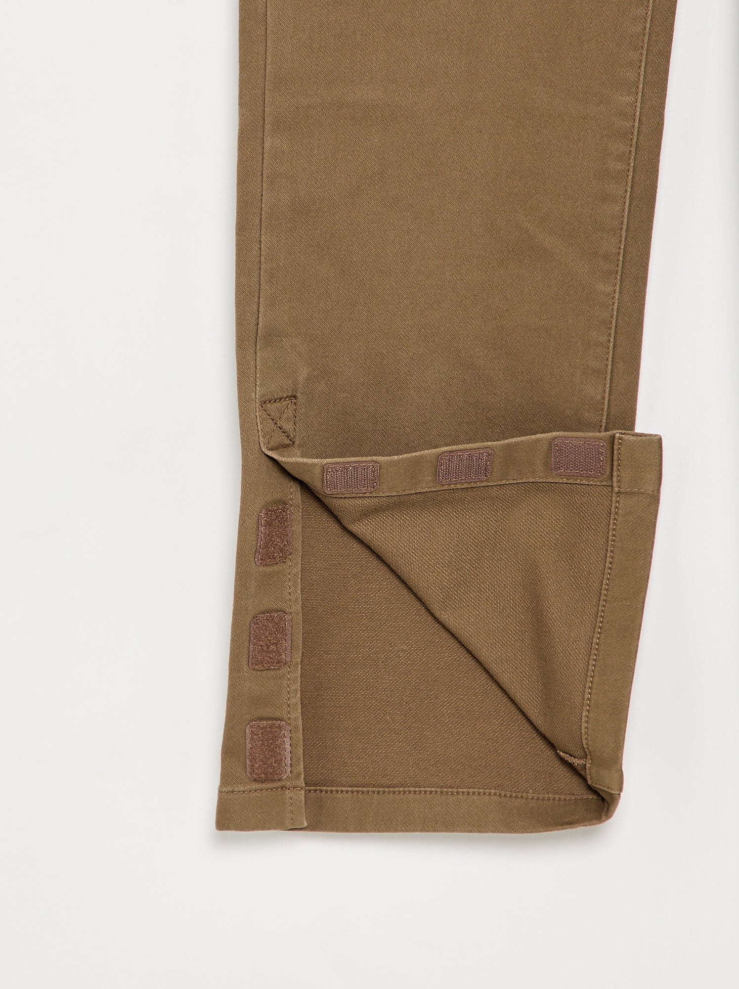 Pantalon regular avec poches à rabat - collection facile à enfiler - Marron