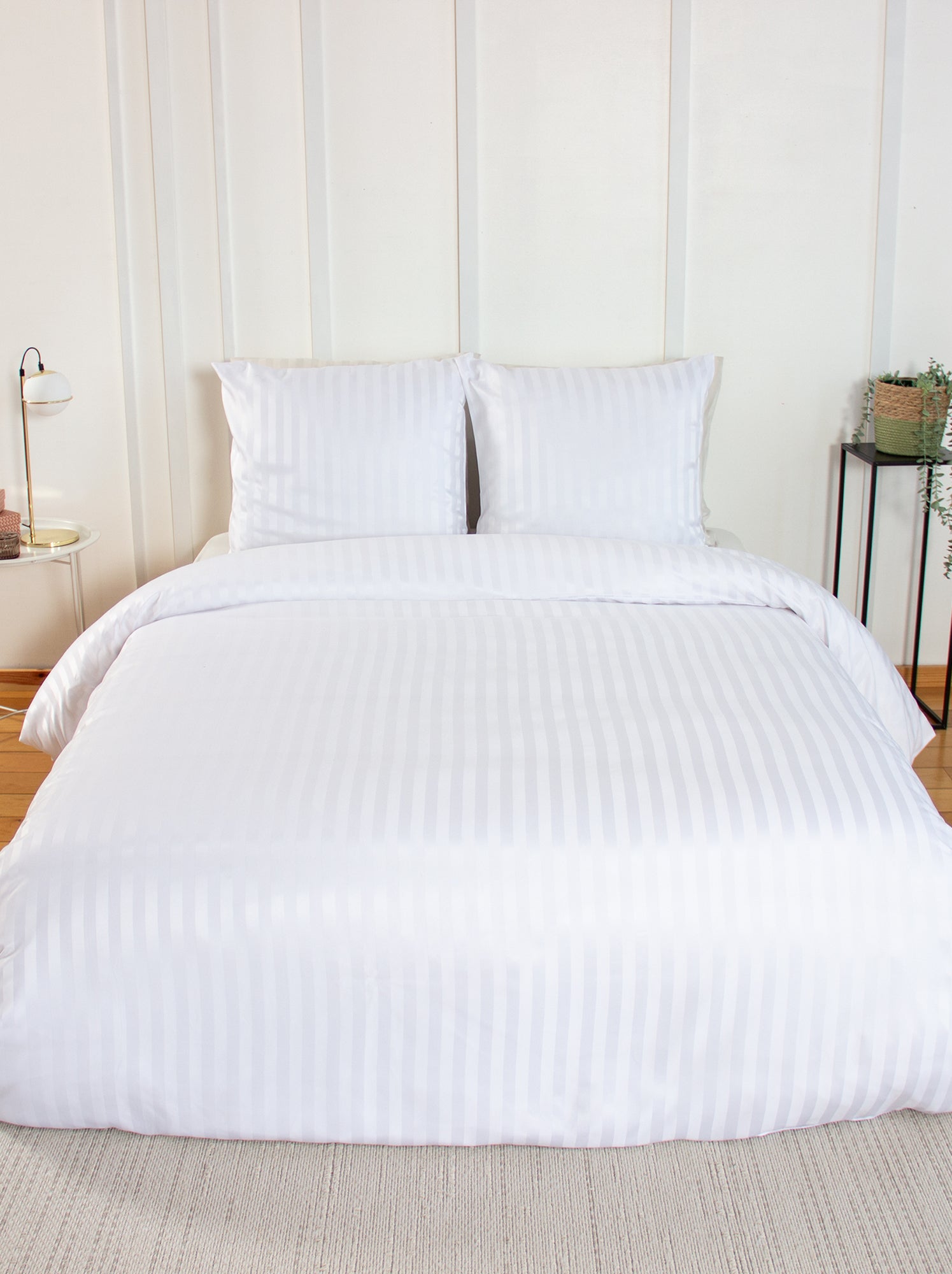 Parure de lit 1 ou 2 personnes en satin + 2 taies - Blanc