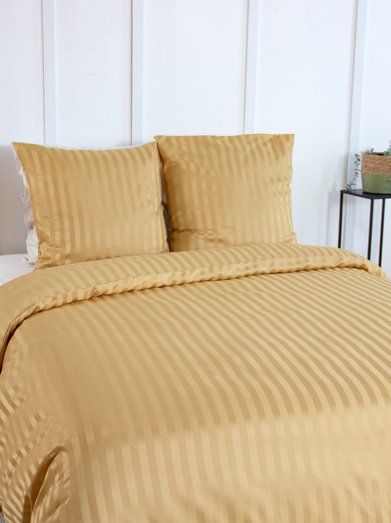Parure de lit 1 ou 2 personnes en satin + 2 taies - Jaune
