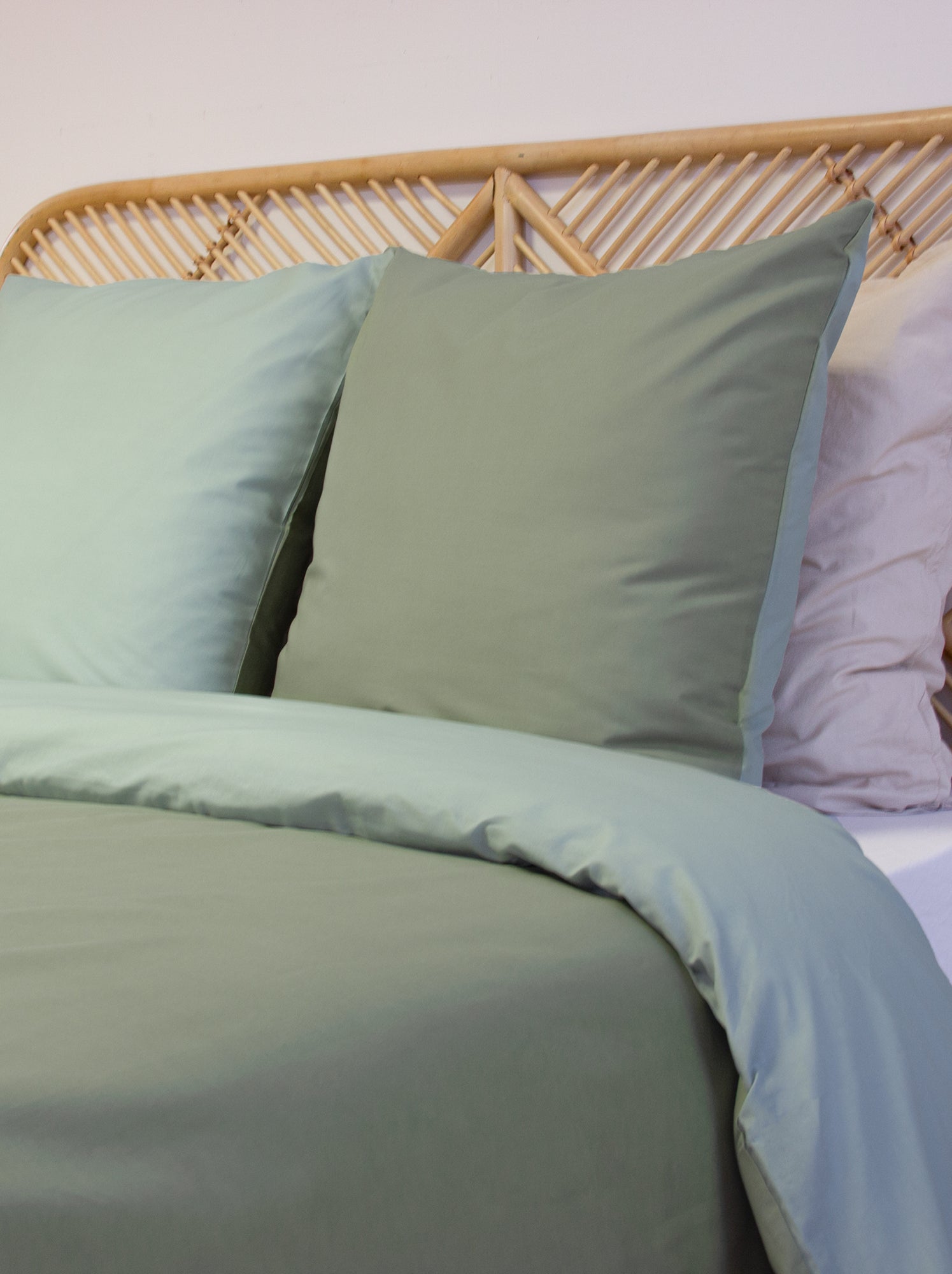 Parure de lit + 2 taies d'oreiller en coton uni 240x220 - 260x240 - Vert