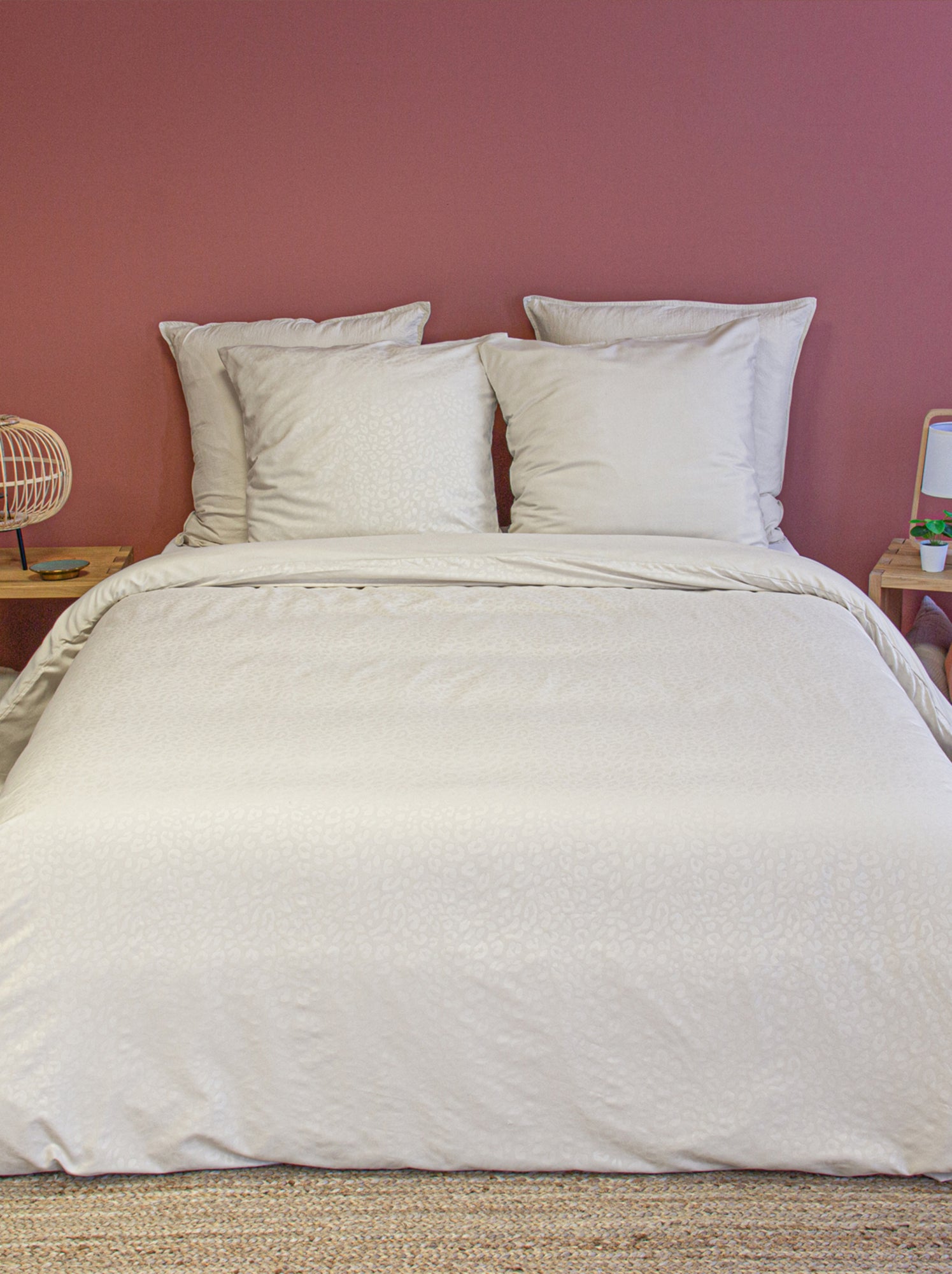 Parure de lit 3 pièces léopard microfibre housse + taies - Crème