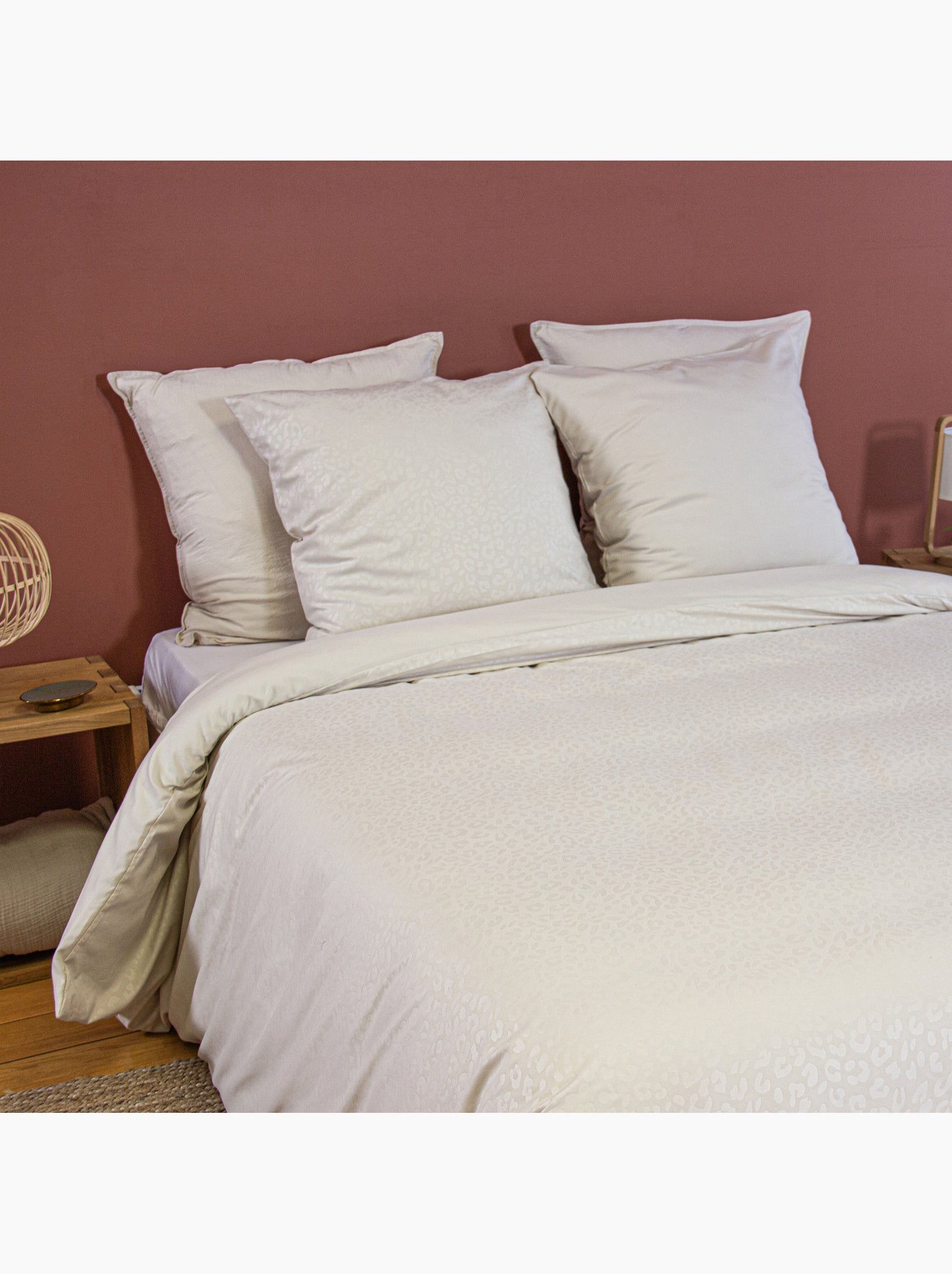 Parure de lit 3 pièces léopard microfibre housse + taies - Crème