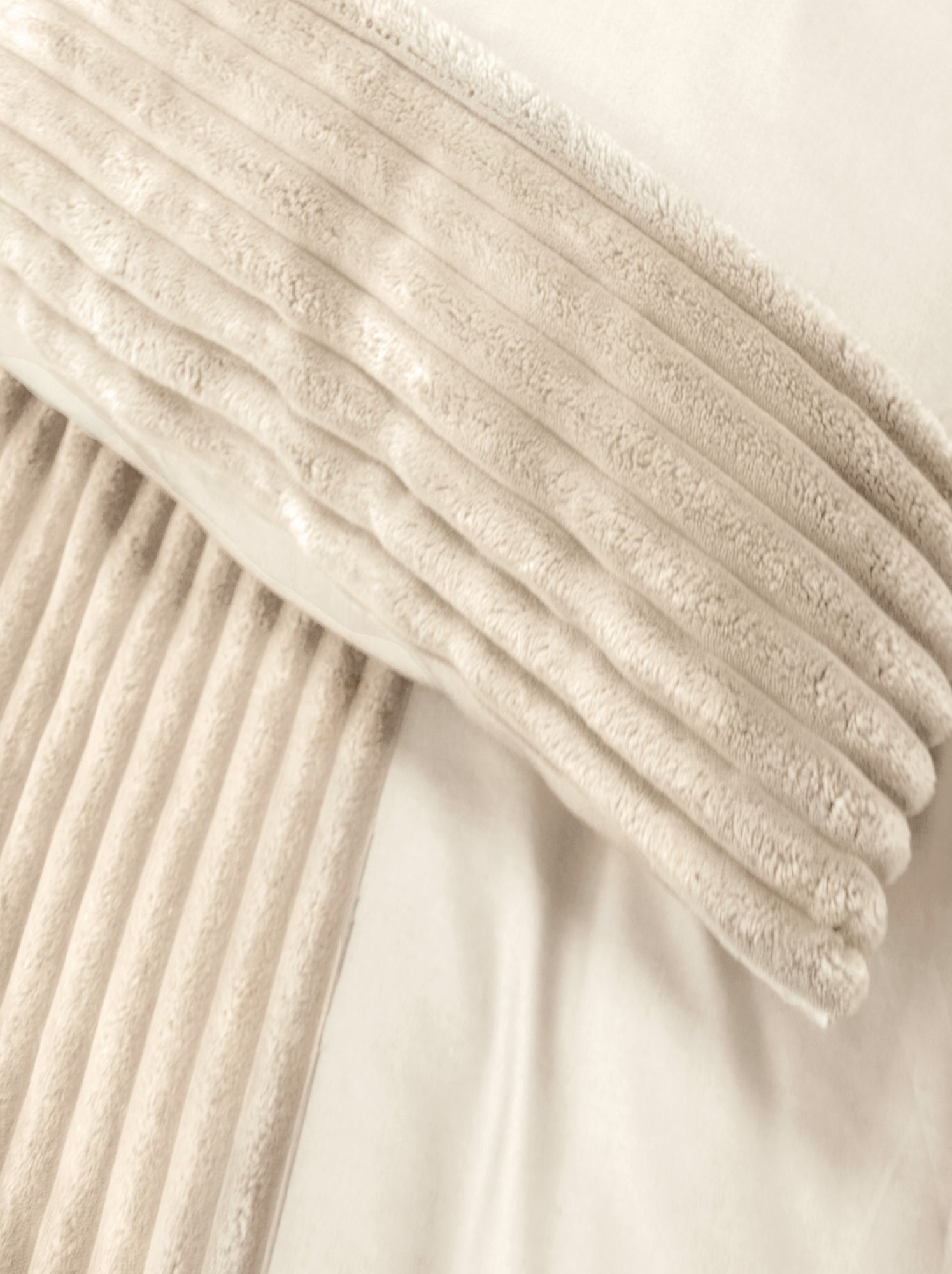 Parure de lit 3 pièces velours bande côtelé housse + taies - Crème