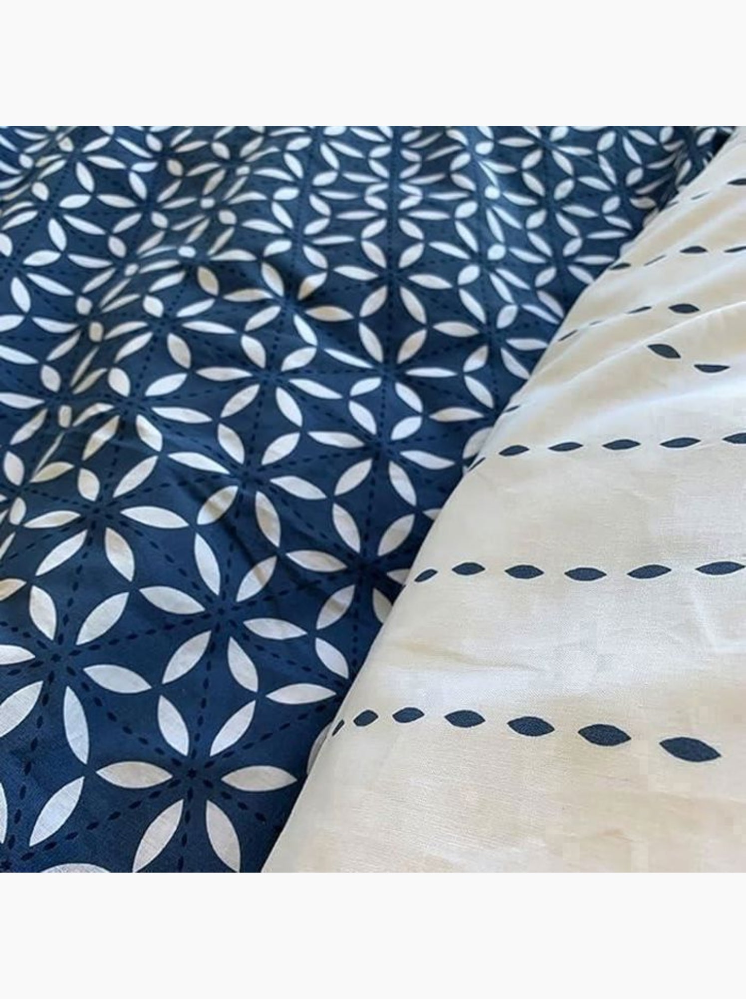 Parure de lit avec housse de couette 220x240 cm + 2 taies d'oreiller 63x63cm holy - Bleu