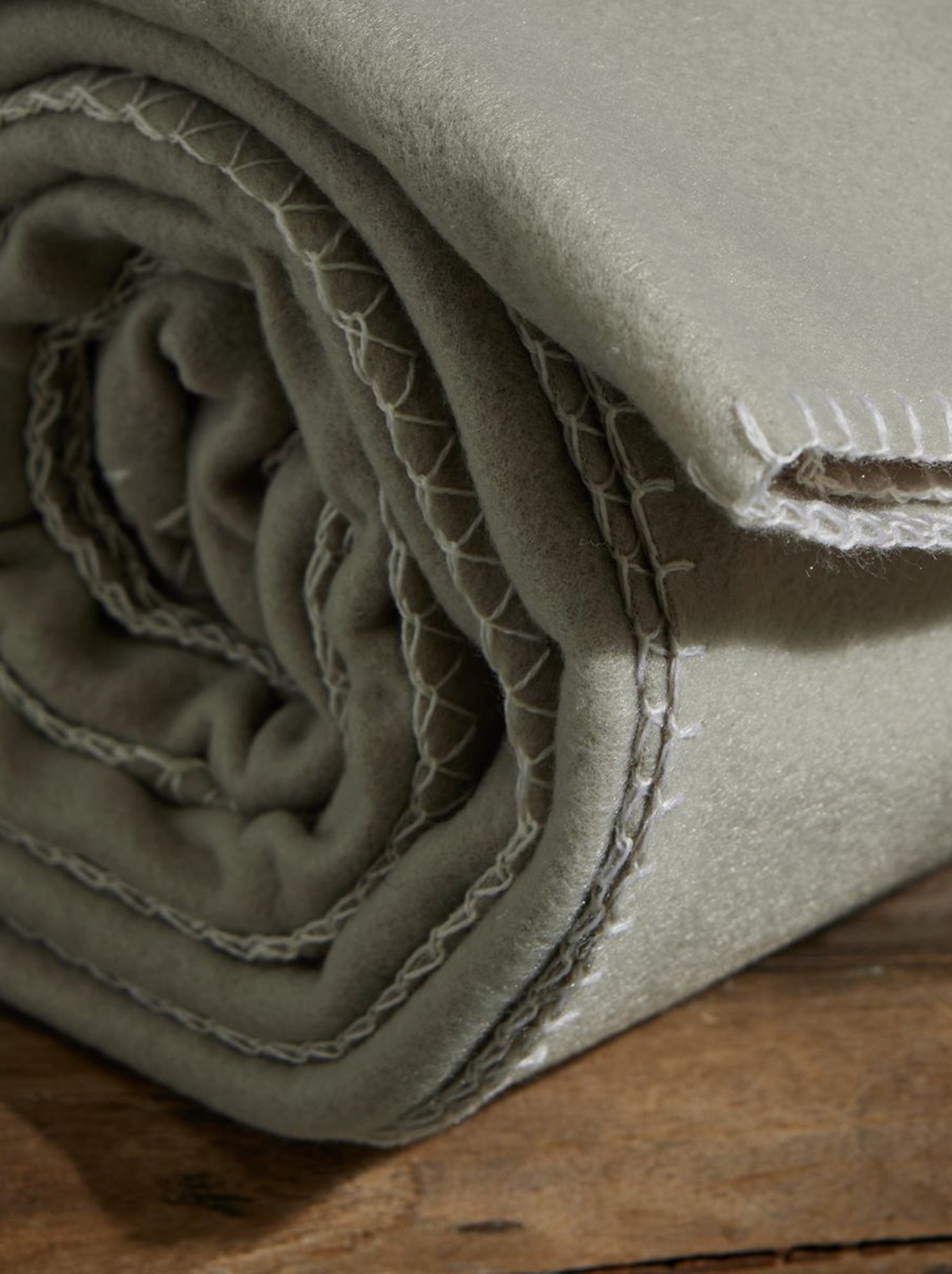 Plaid aux finitions contrastantes - beige