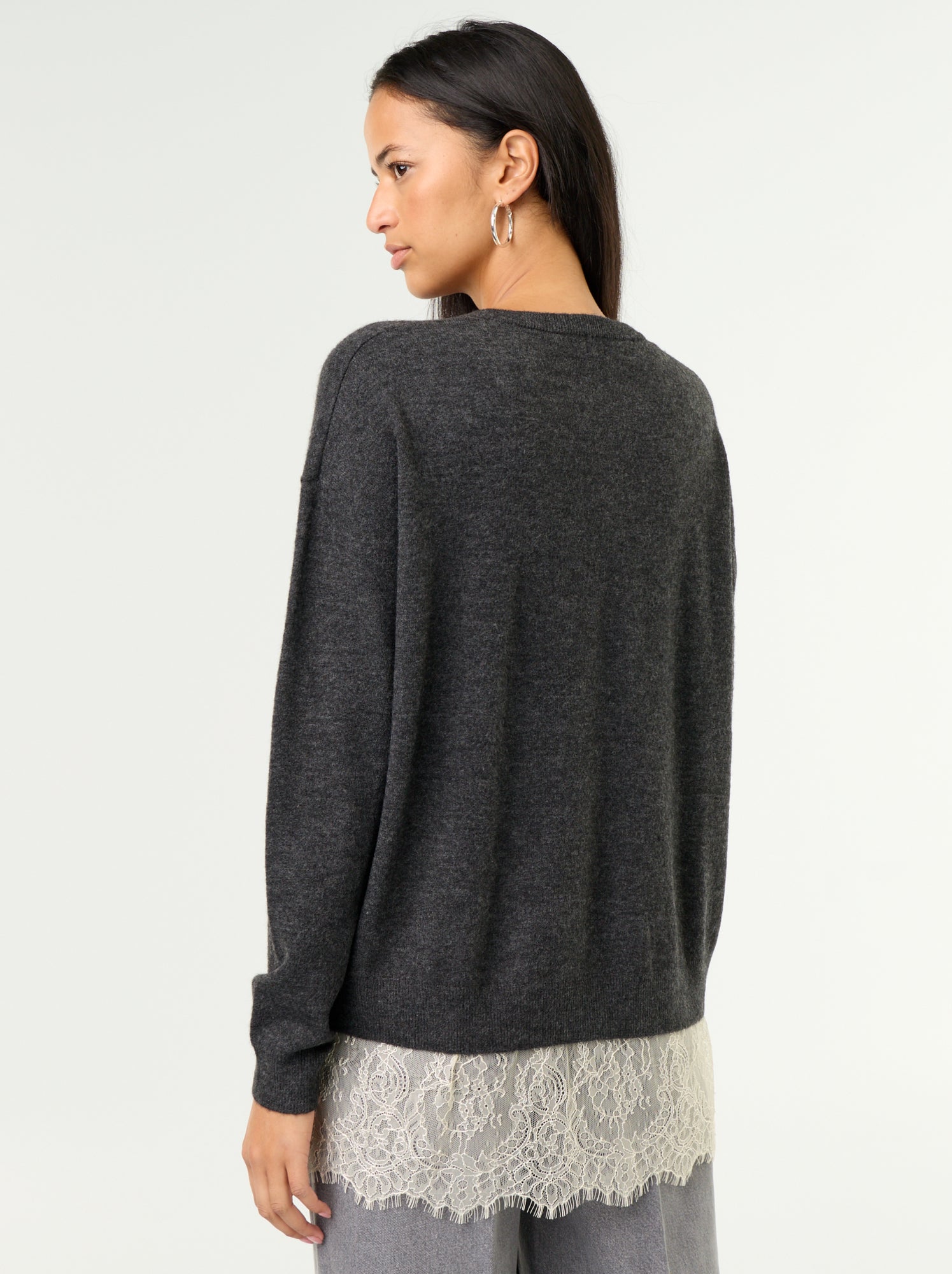 Pull avec empiècement en dentelle - Gris