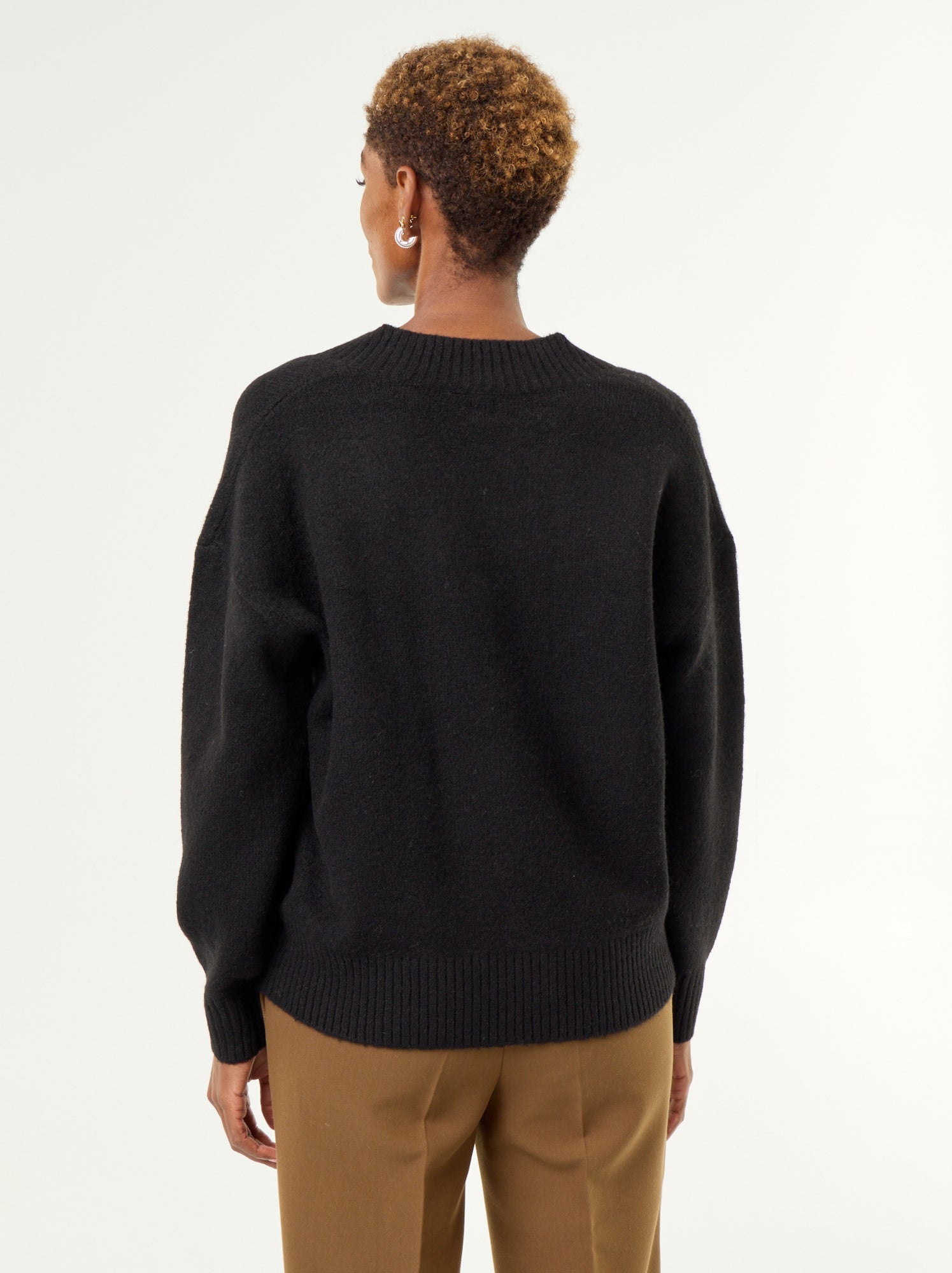 Pull avec grand col en V en maille côtelée - Noir
