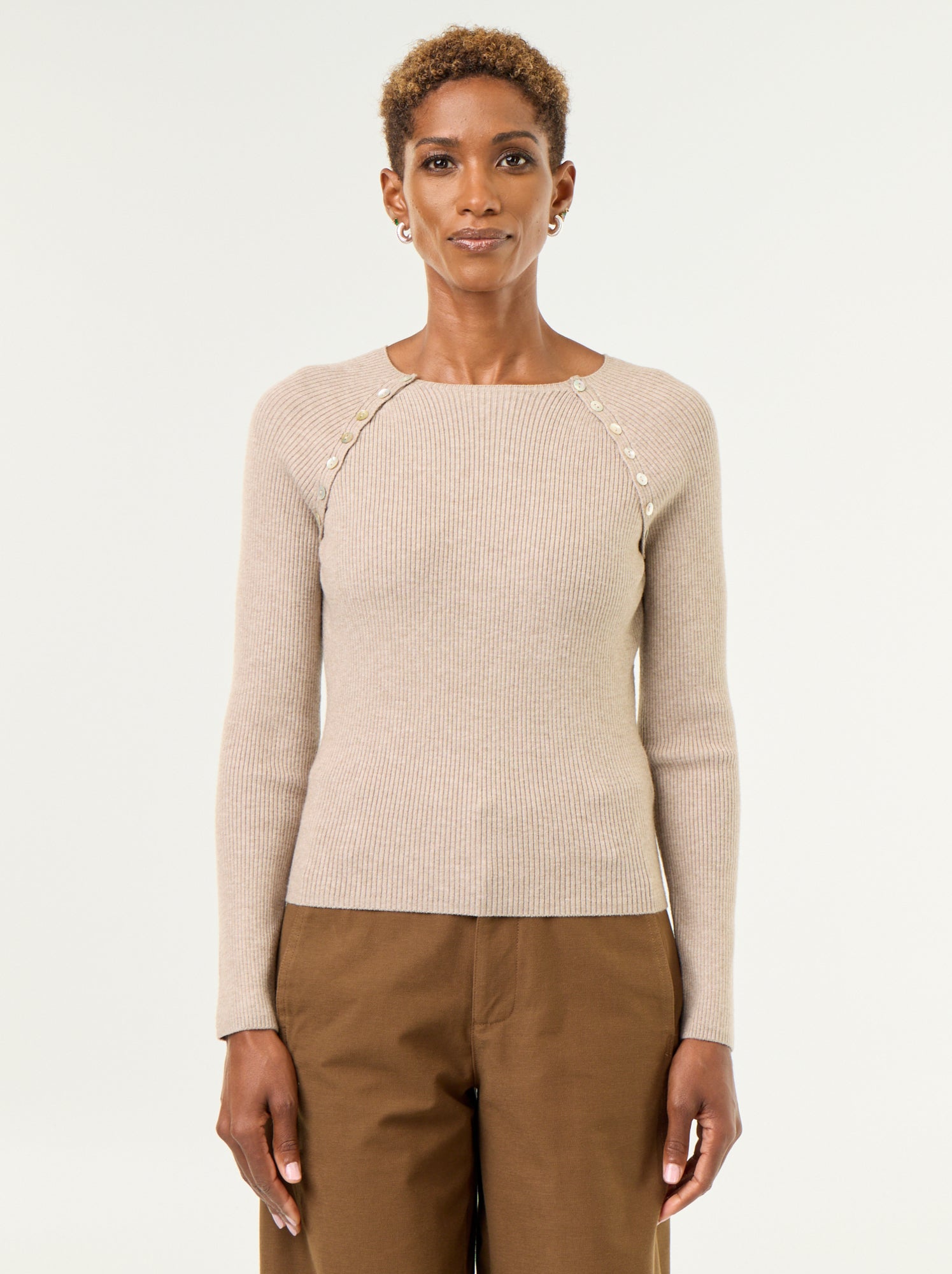 Pull avec manches raglan boutonnées - Beige