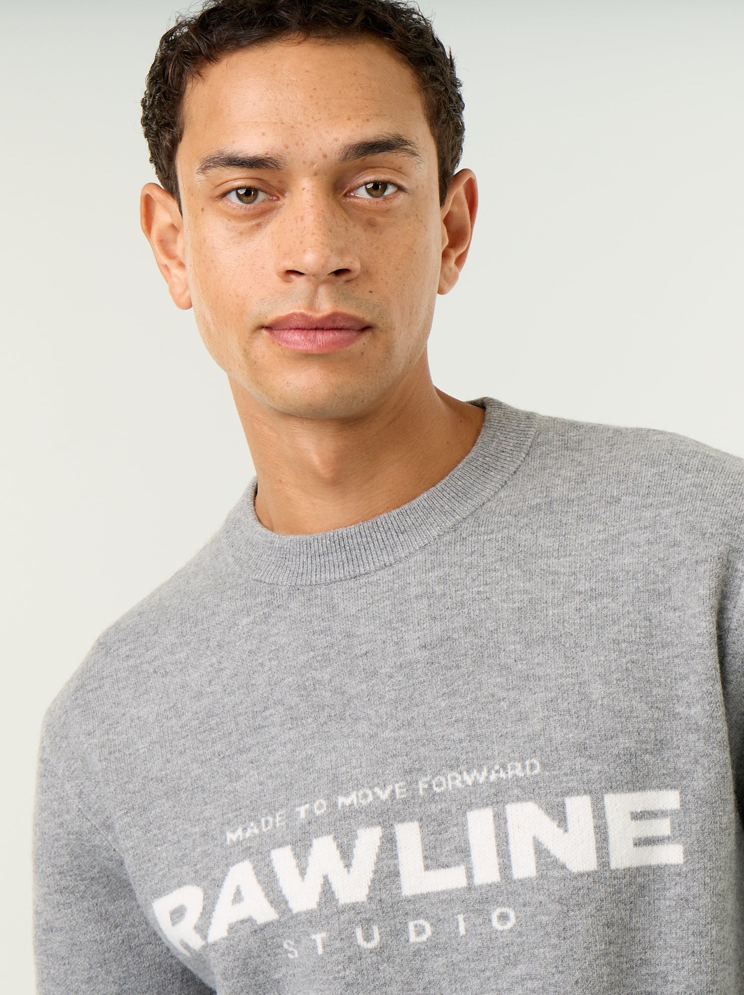 Pull col rond avec inscriptions - Blanc (GJQ92_2)