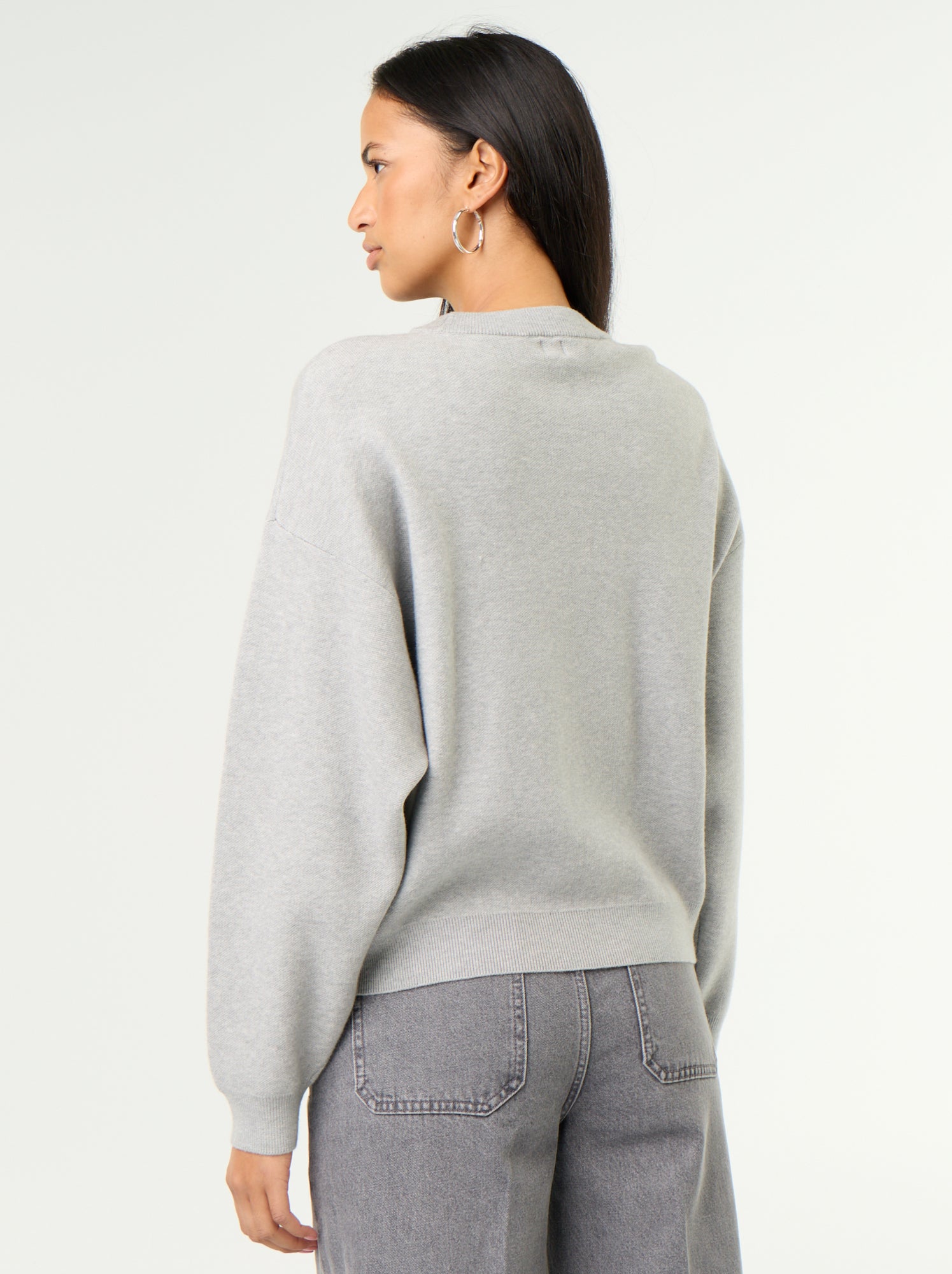 Pull col rond maille douce avec inscription - Gris