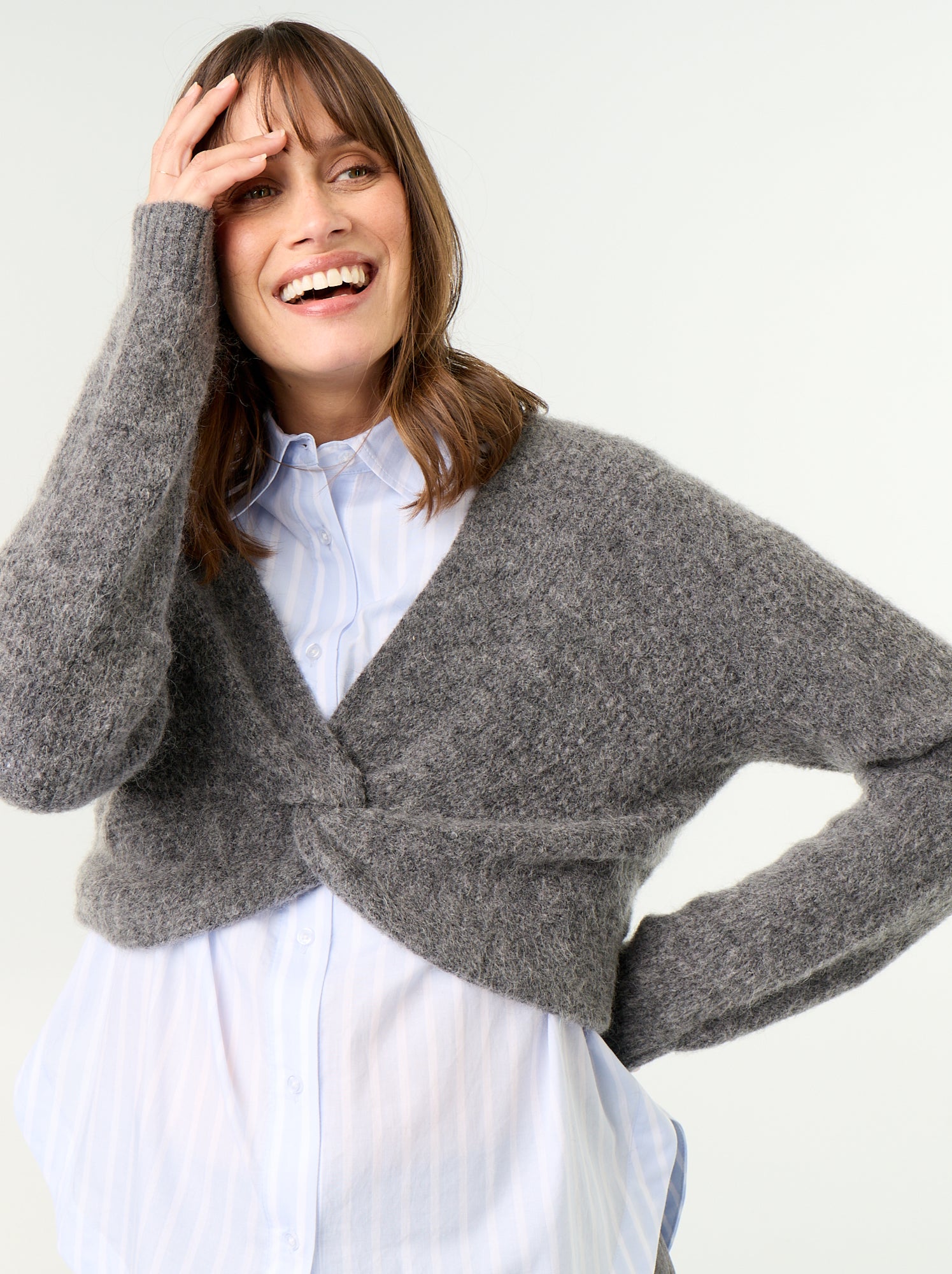 Pull de maternité cropped twisté - Gris