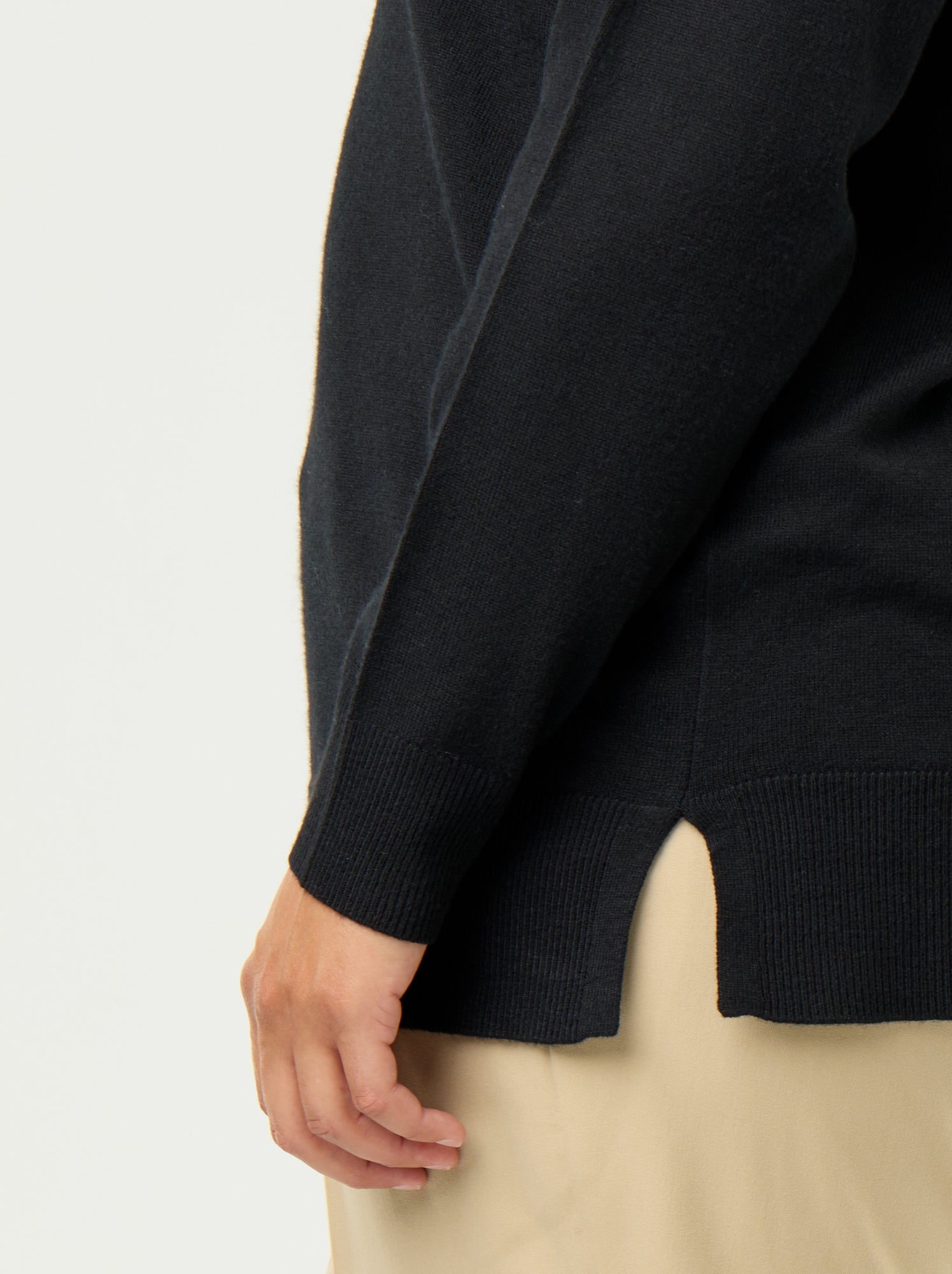 Pull en maille fine col V - Noir
