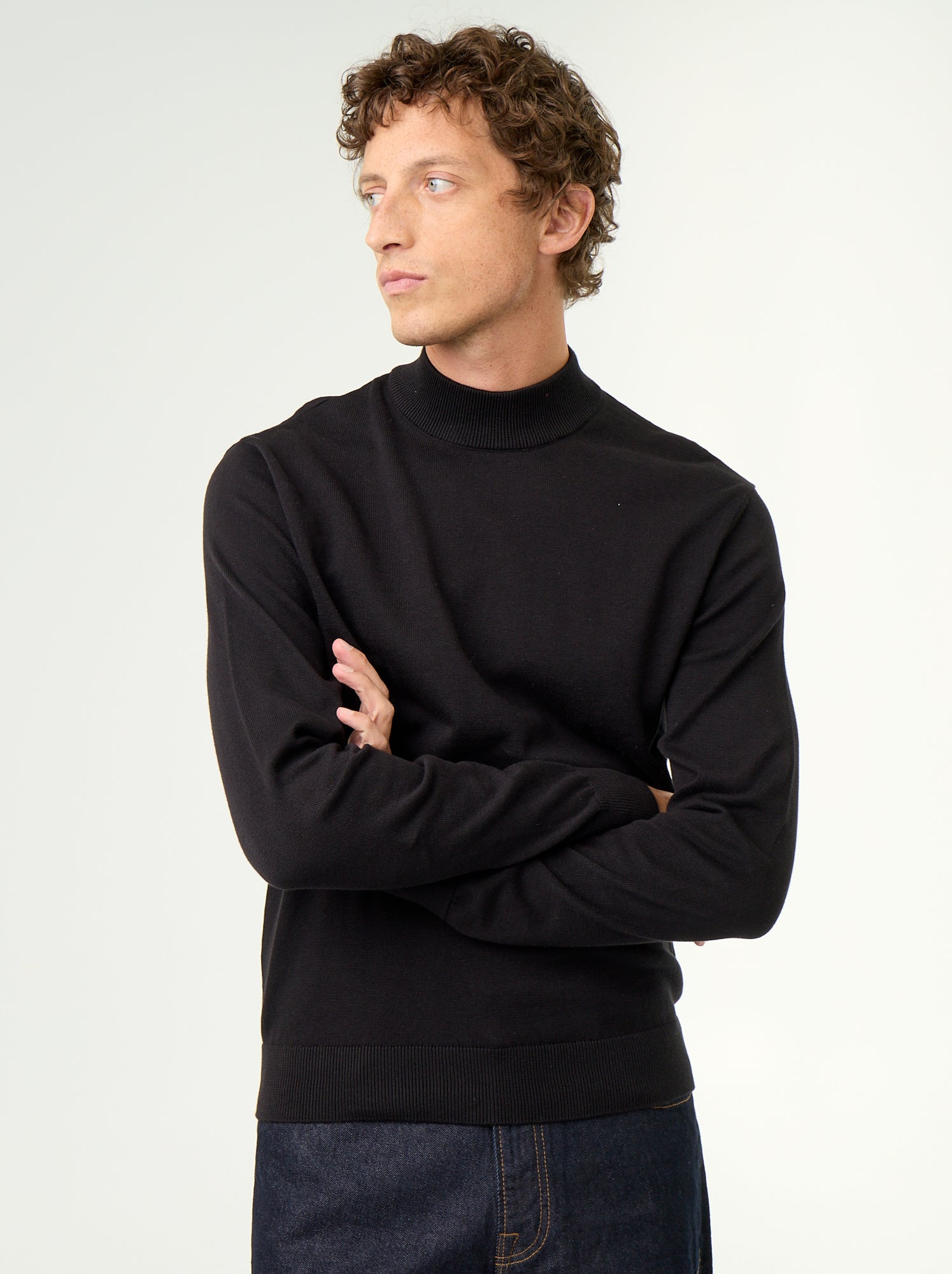 Pull en maille fine jauge avec col montant - Noir