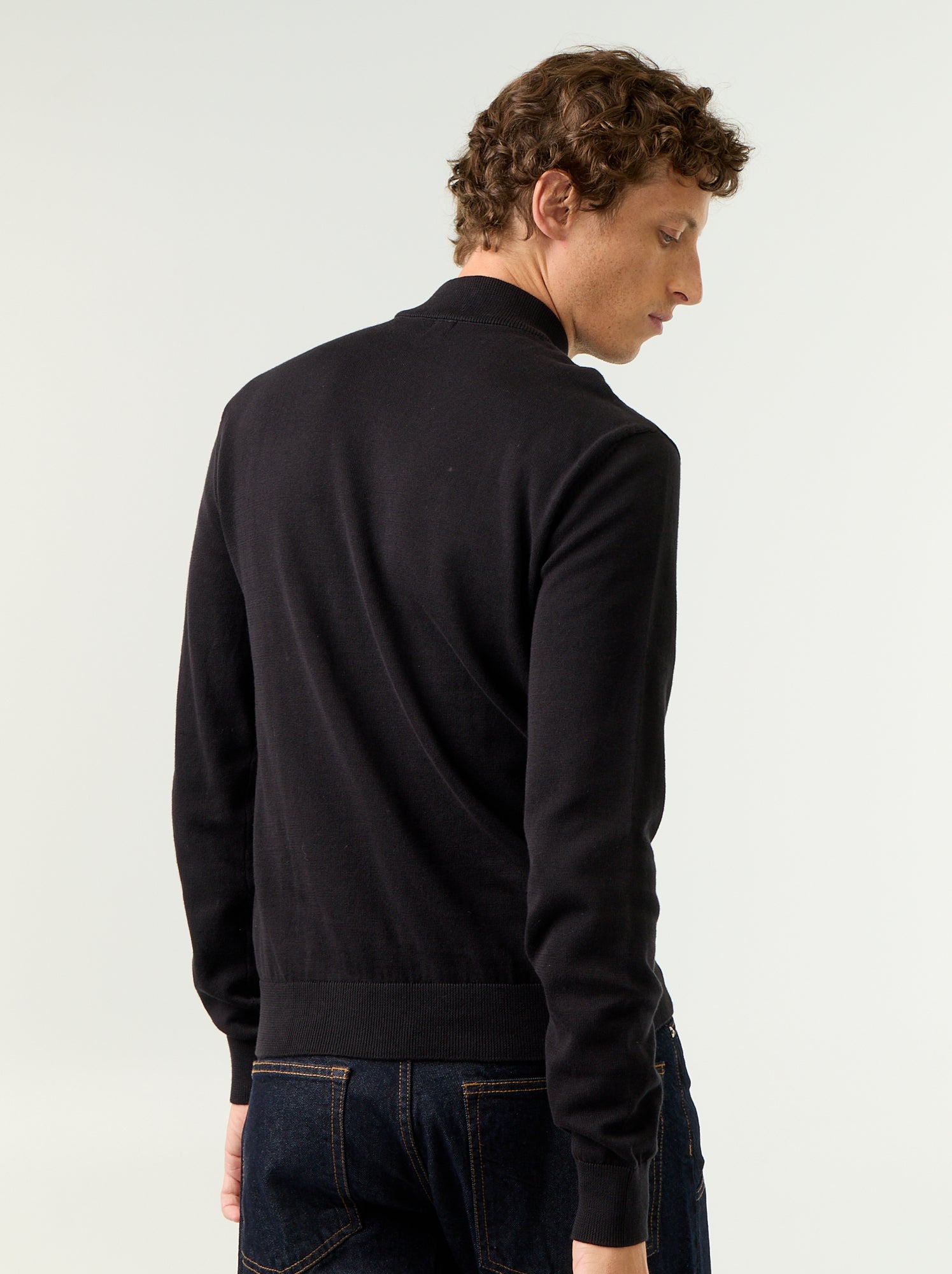 Pull en maille fine jauge avec col montant - Noir