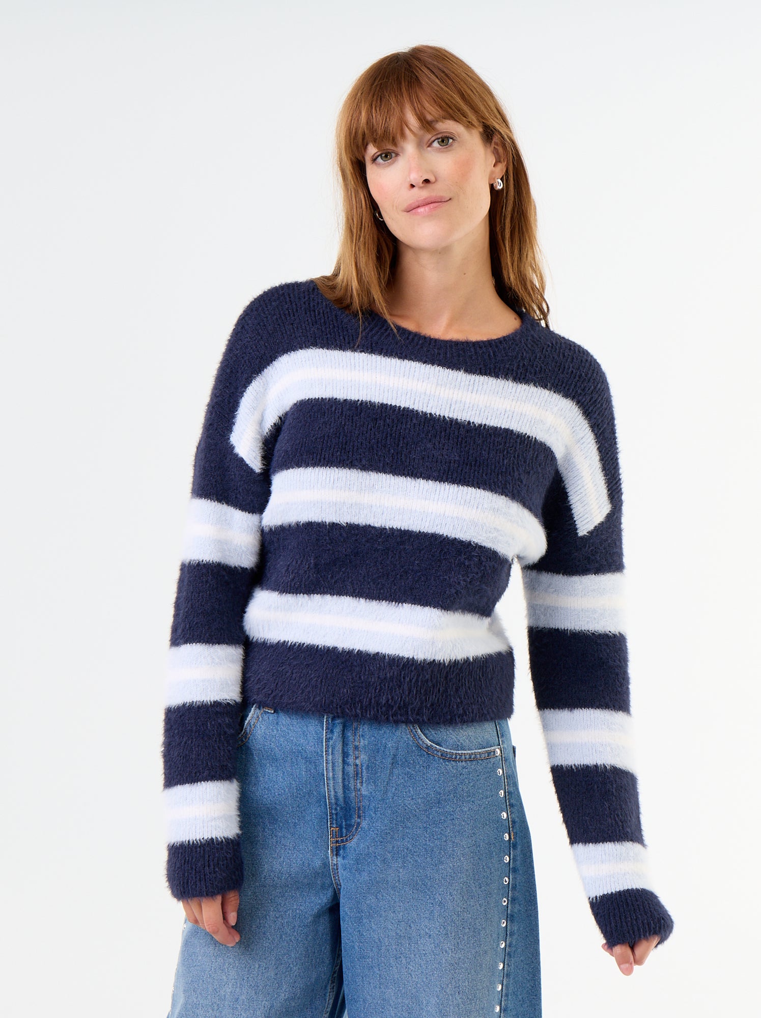 Pull poilu rayé à col rond - Bleu