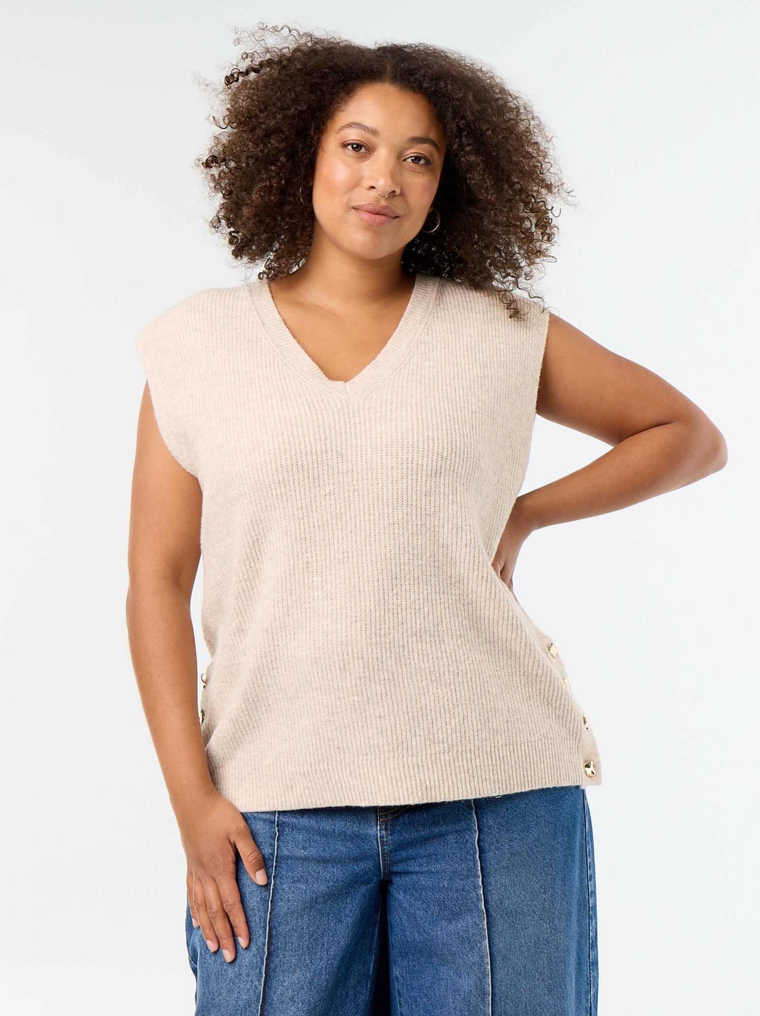 Pull sans manches avec bijoux fantaisies dorés - Beige