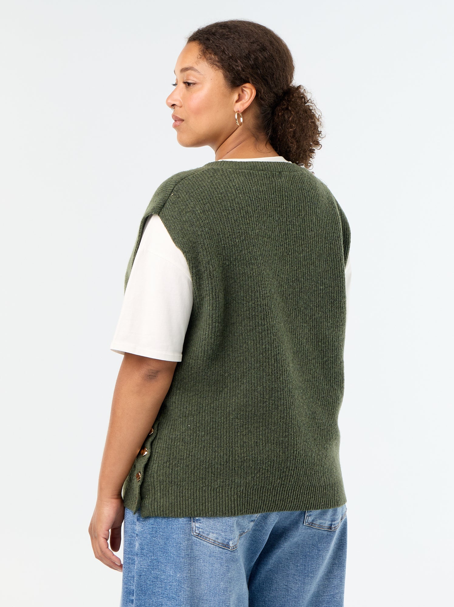 Pull sans manches avec bijoux fantaisies dorés - Vert