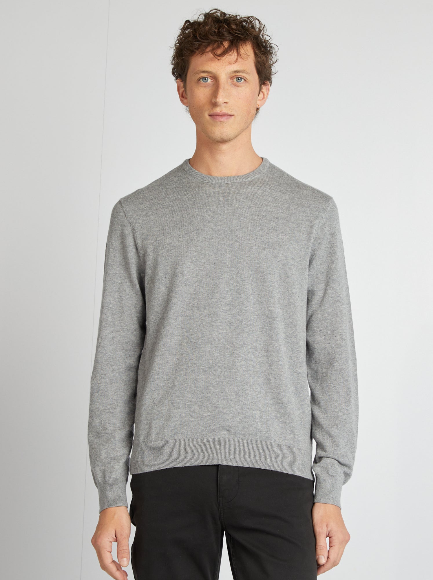 Pull uni à col rond - Gris