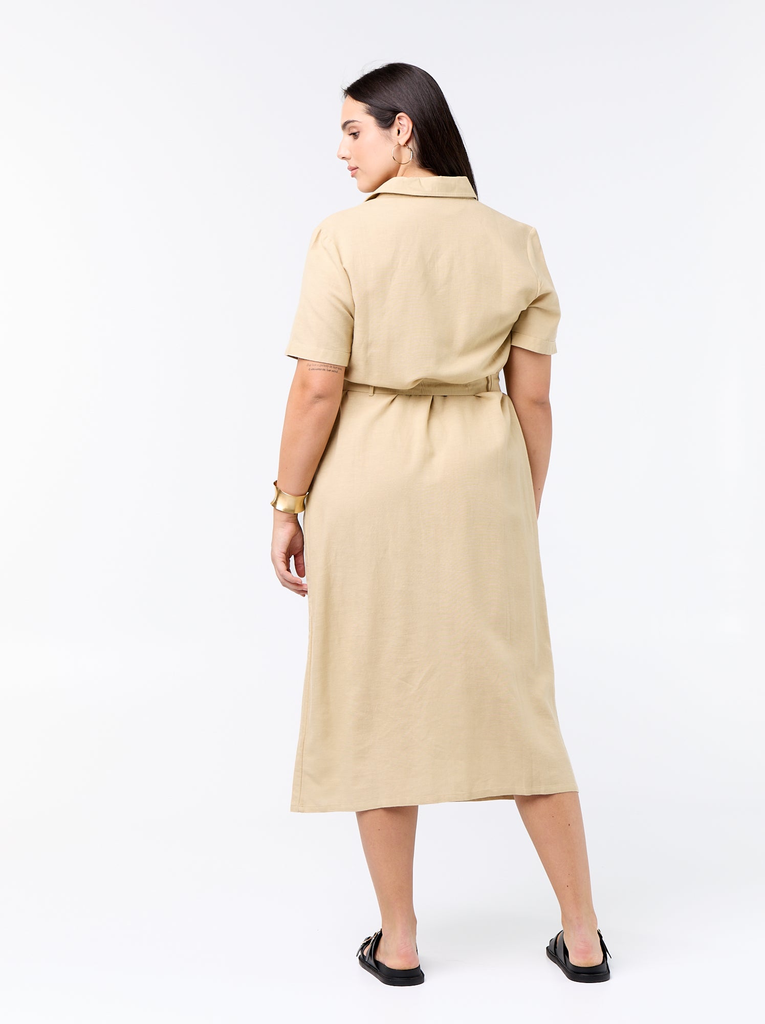 Robe chemise longue avec ceinture à nouer - Beige