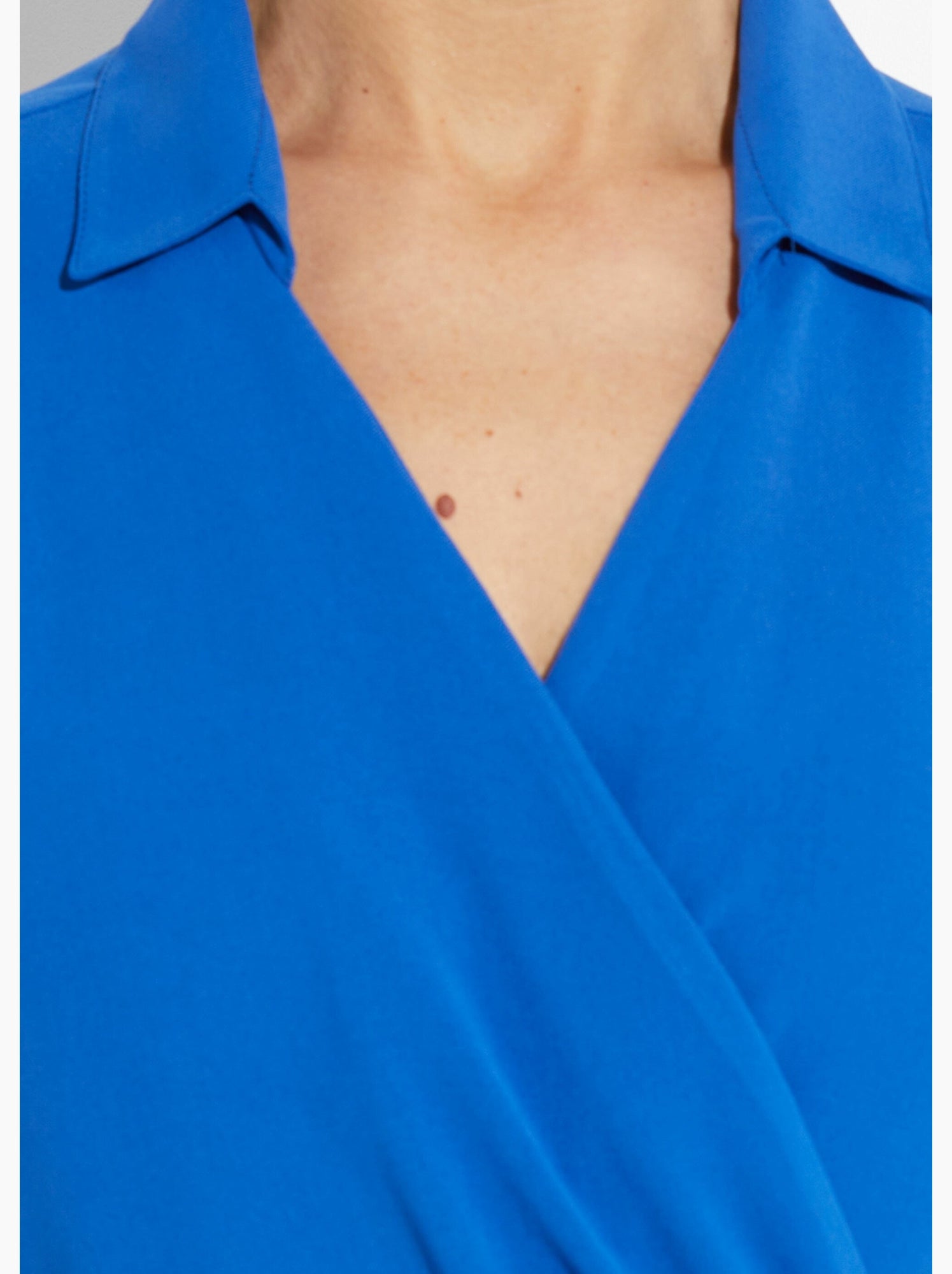 Robe col v manches courtes, essentiel - afibel - Bleu électrique