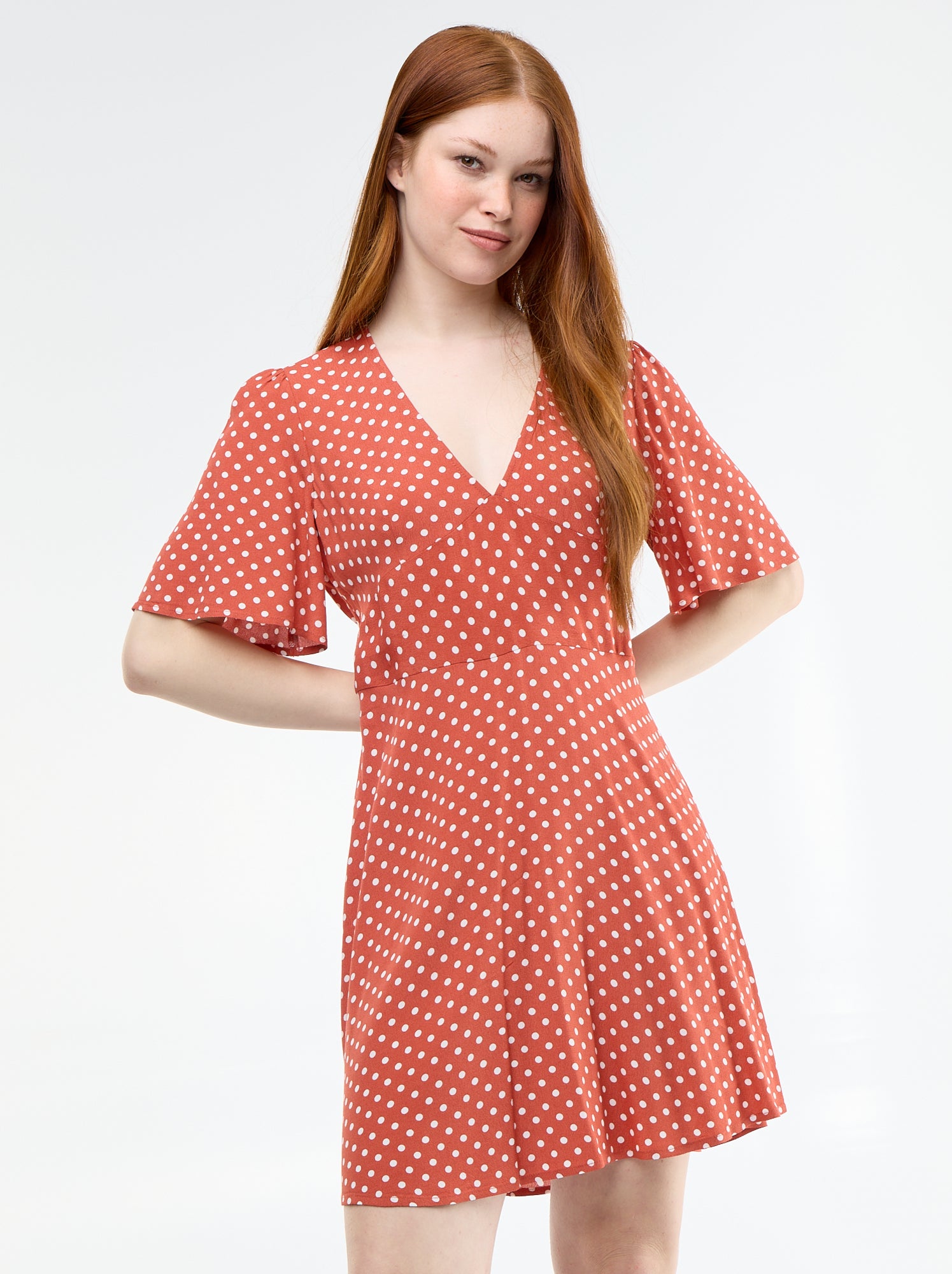 Robe courte à manches courtes avec motif à pois - Rouge