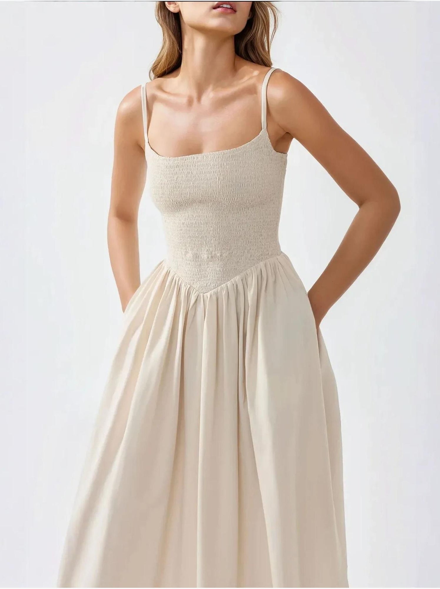 Robe longue à col carré et coupe a - Beige