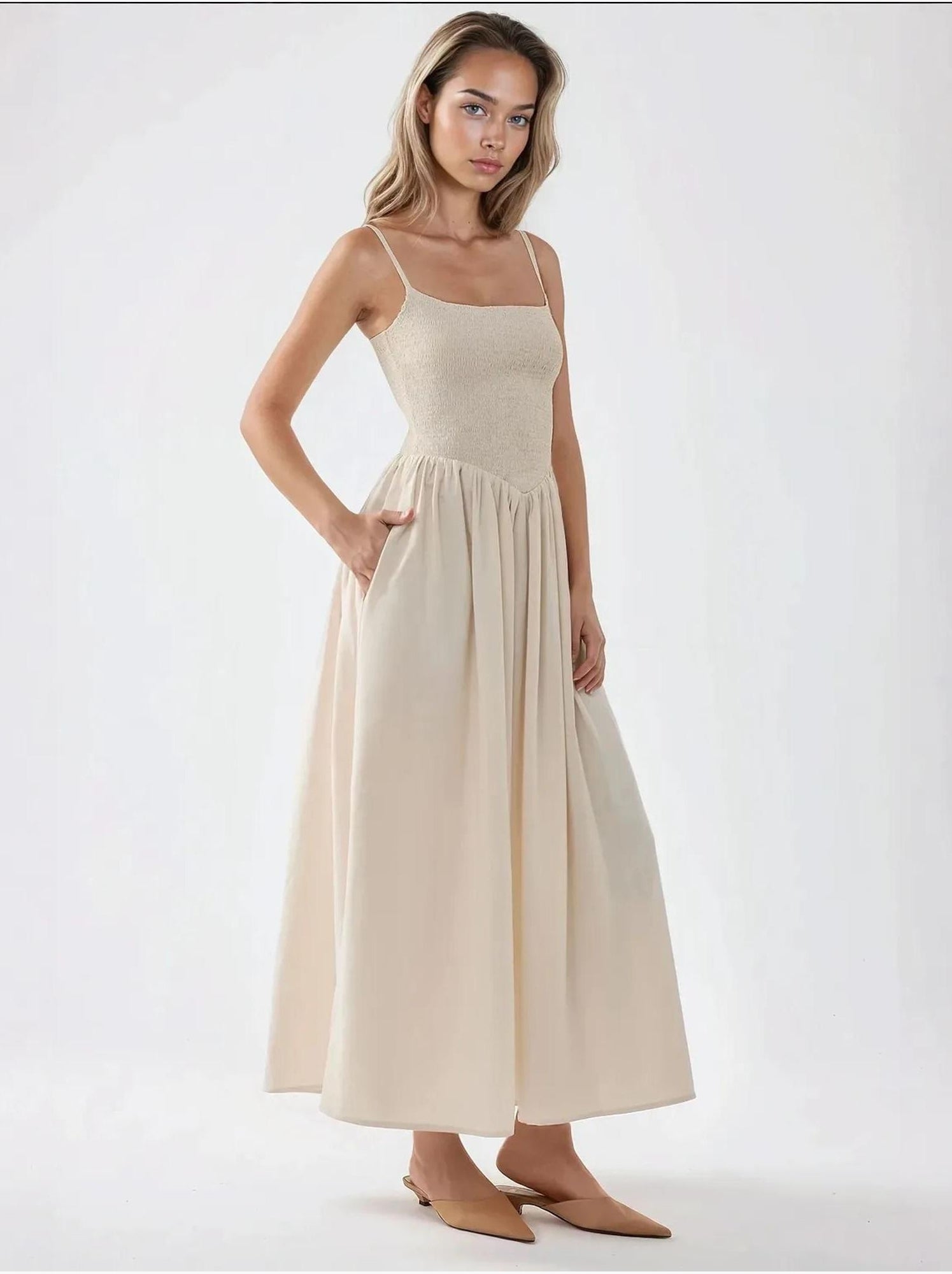 Robe longue à col carré et coupe a - Beige