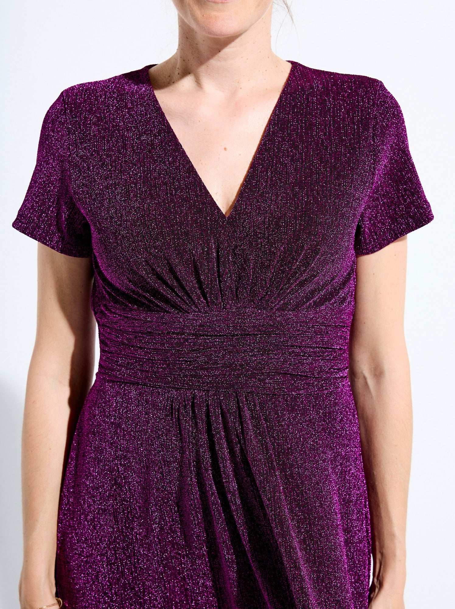 Robe longue brillante col v smockée dos - afibel - Rose