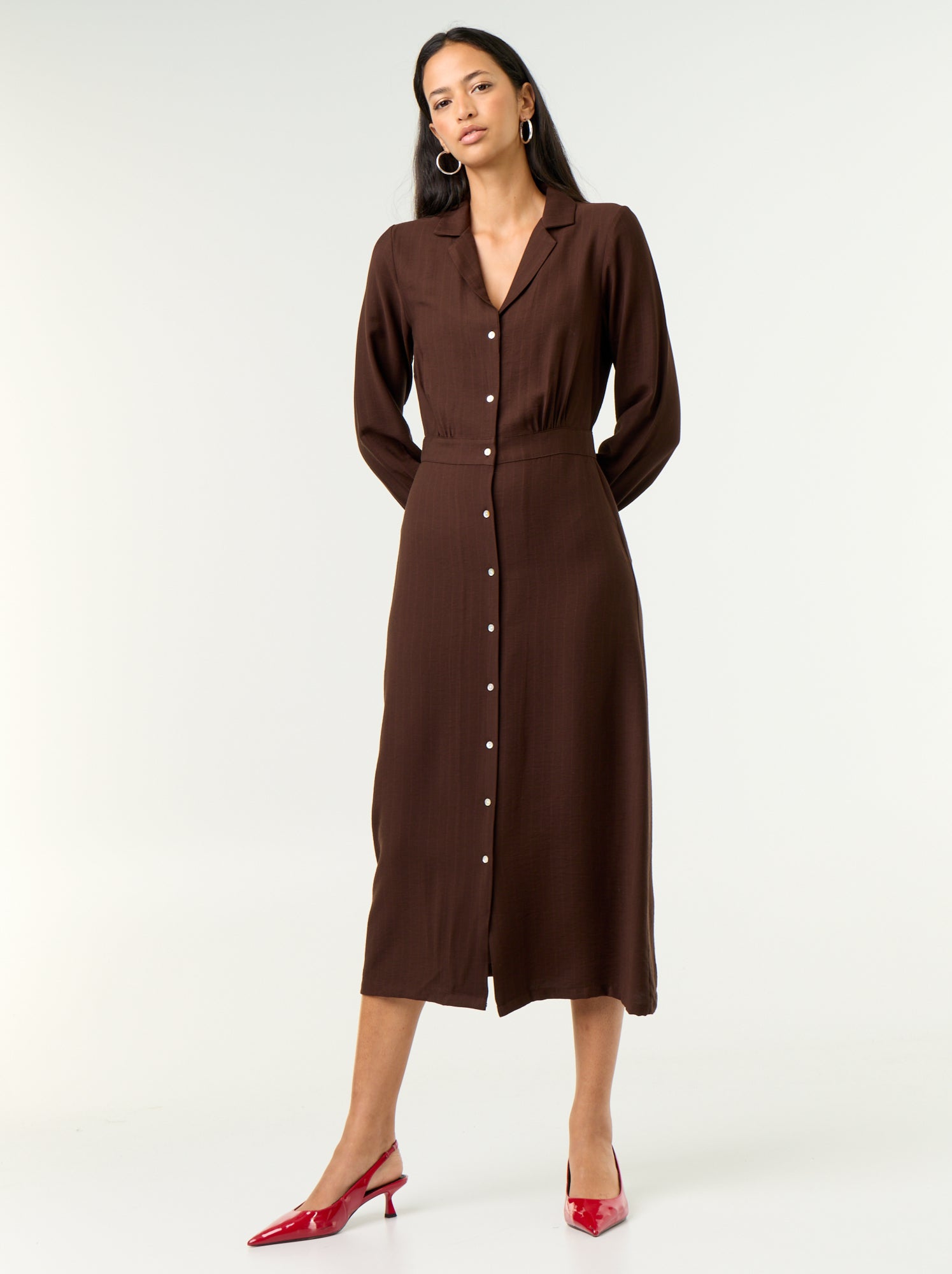 Robe longue coupe chemise - Marron (GBQ30_1)