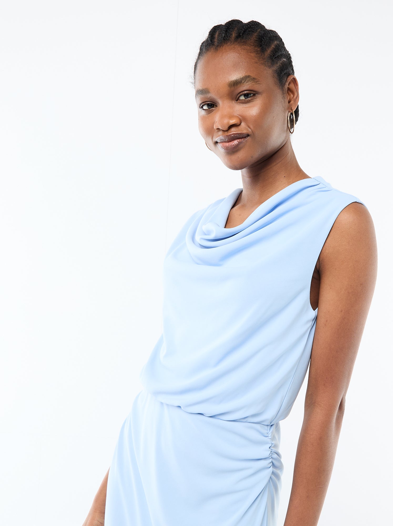 Robe longue drapée avec col bénitier - Bleu (FWI87_5)