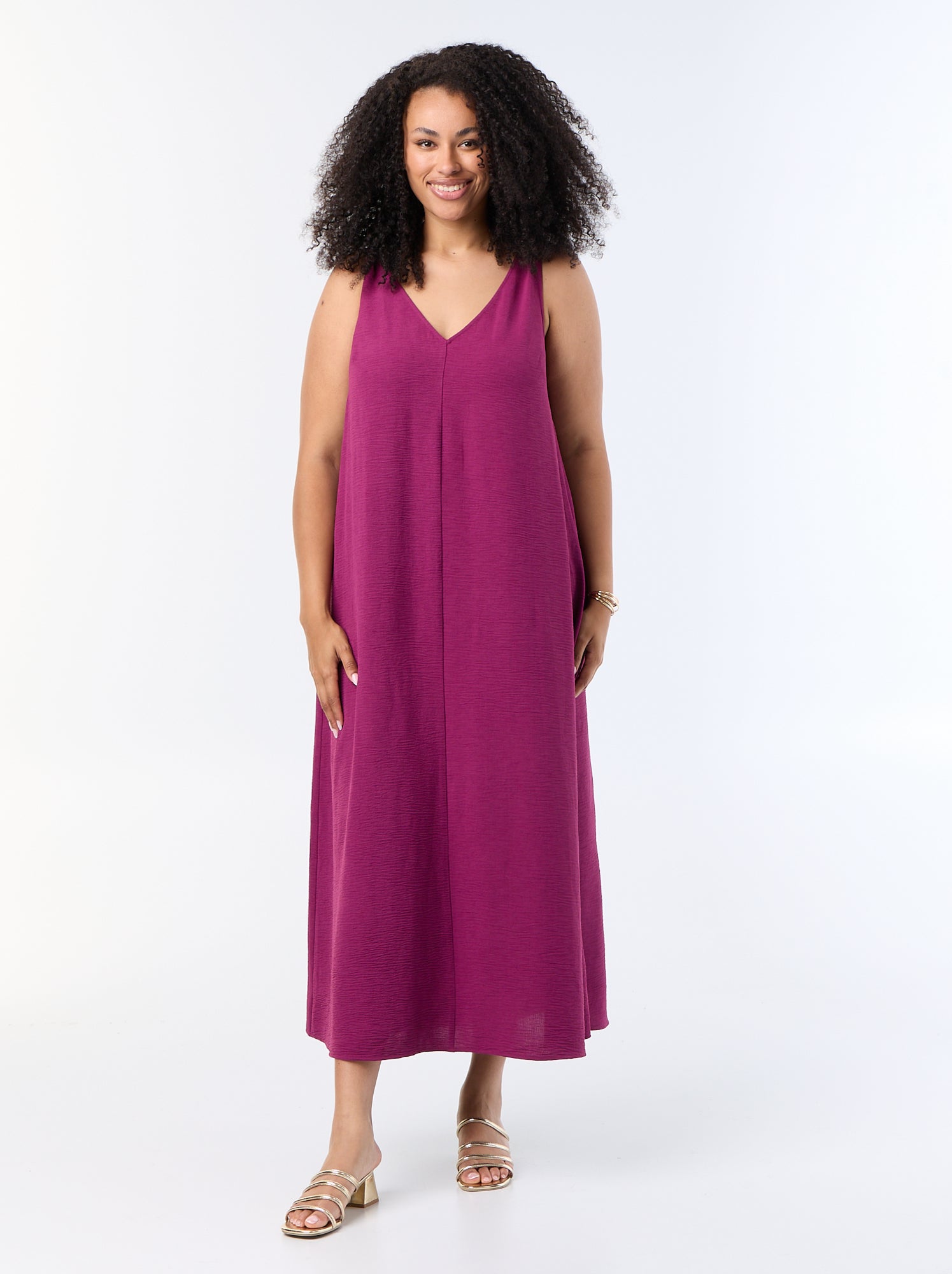 Robe longue gaufrée avec bijou doré - Violet