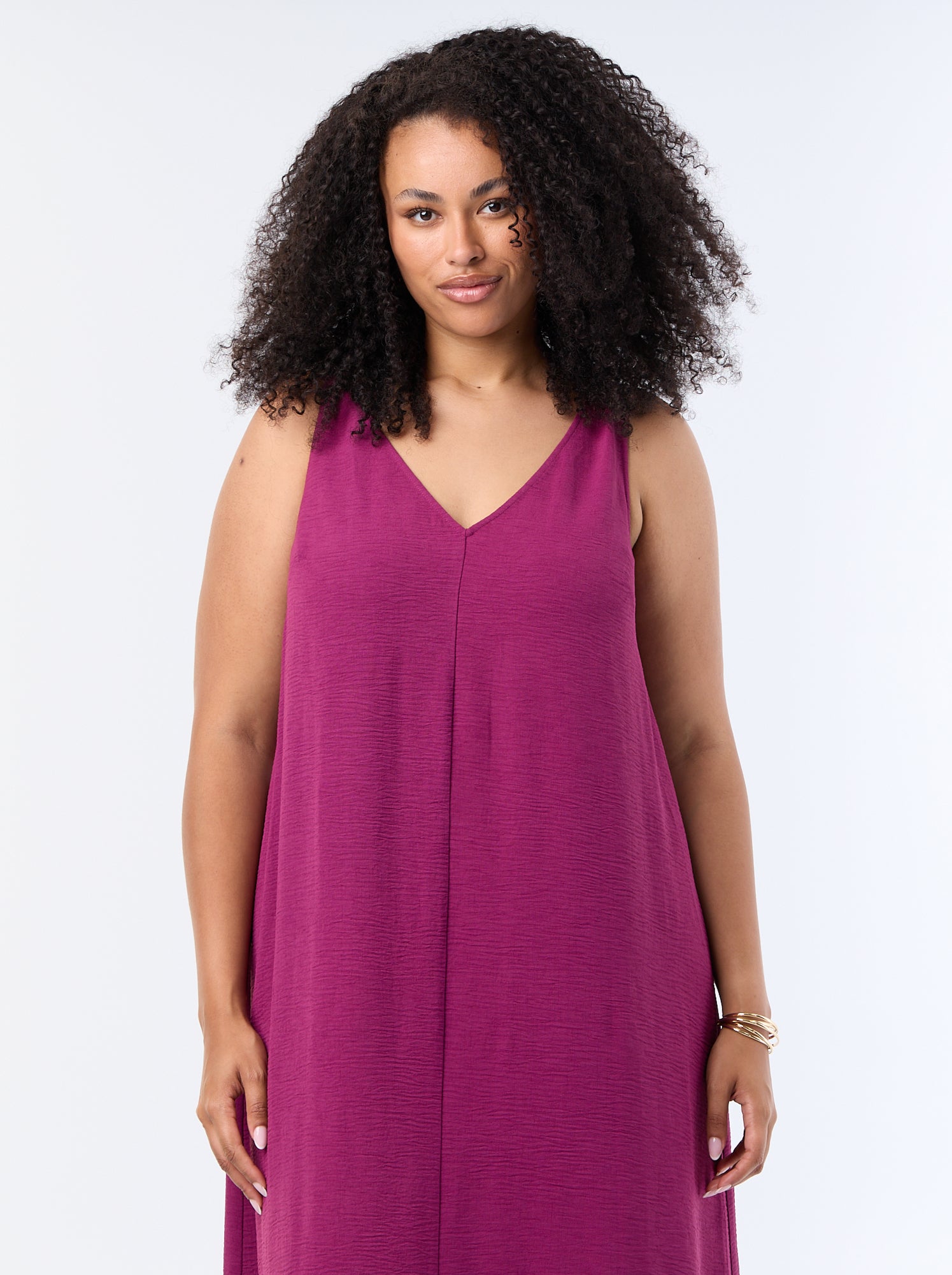 Robe longue gaufrée avec bijou doré - Violet