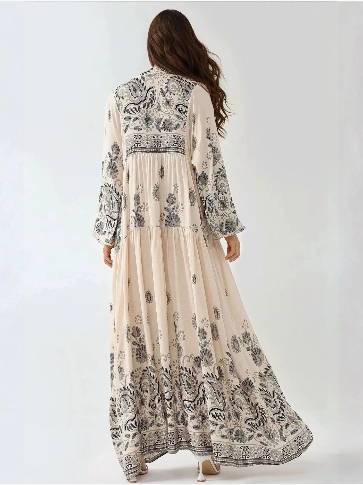 Robe longue imprimée à col en v et détails boutonnés - Blanc cassé