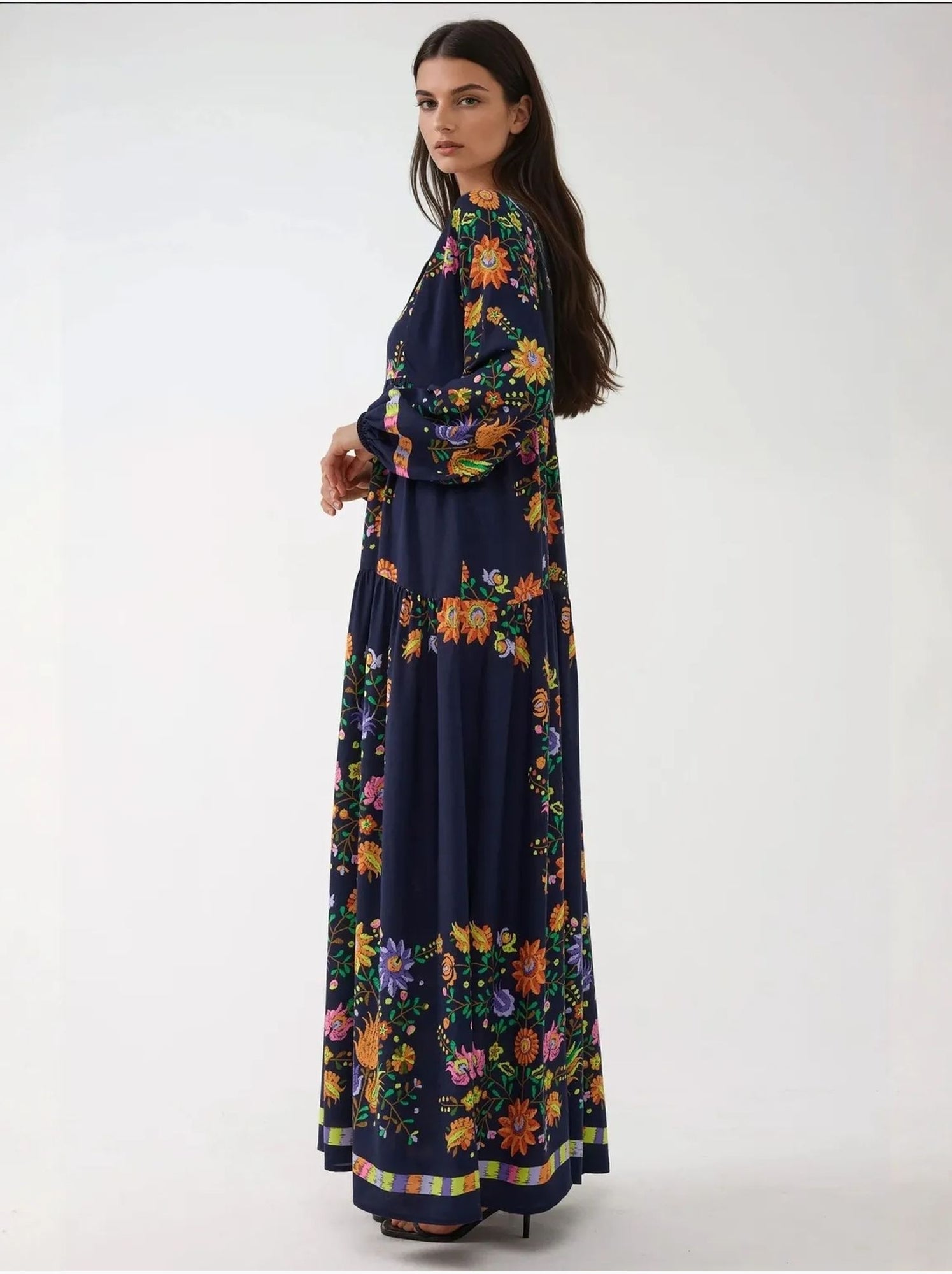 Robe longue imprimée à col en v et détails boutonnés - Bleu marine