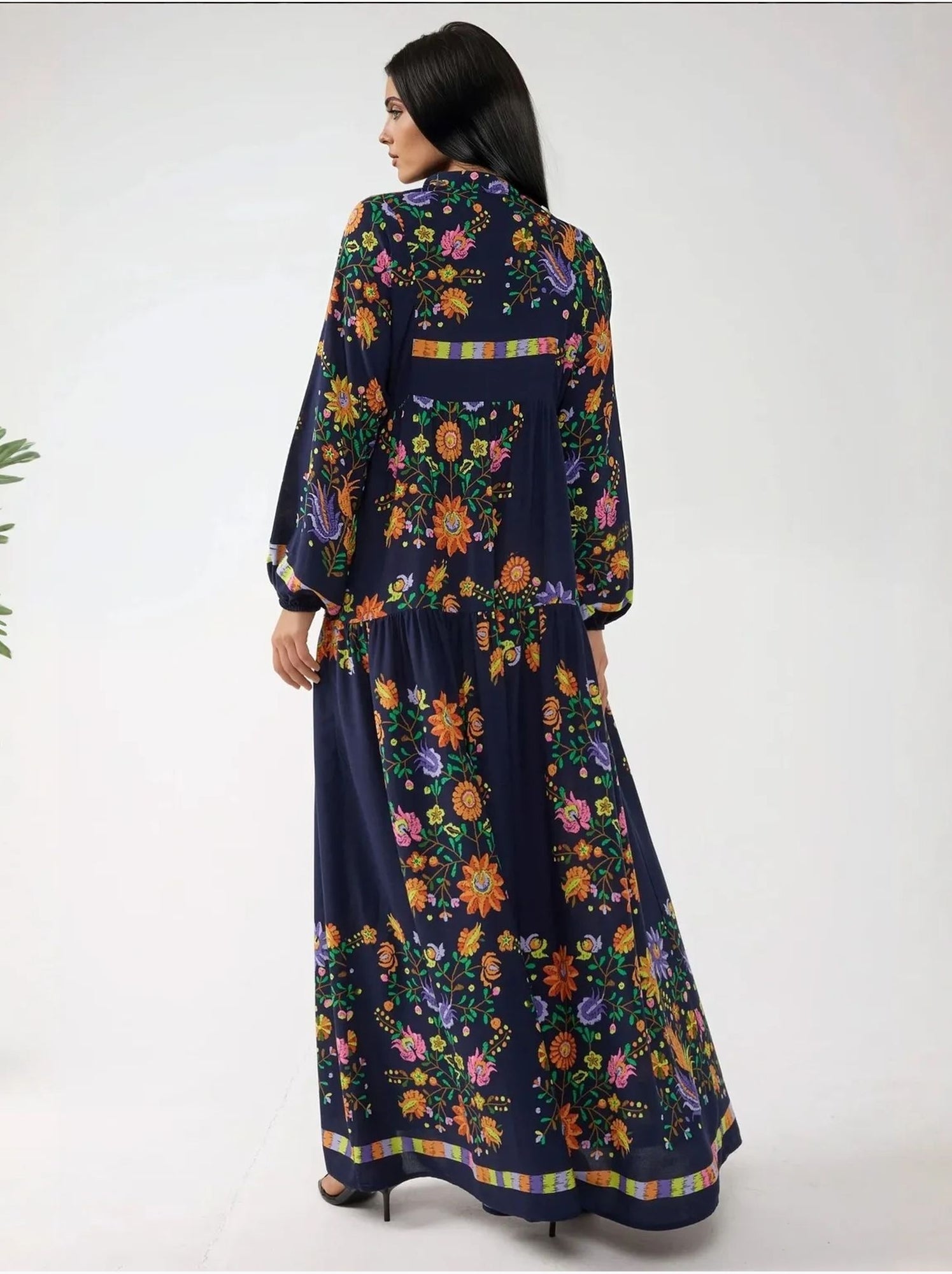 Robe longue imprimée à col en v et détails boutonnés - Bleu marine