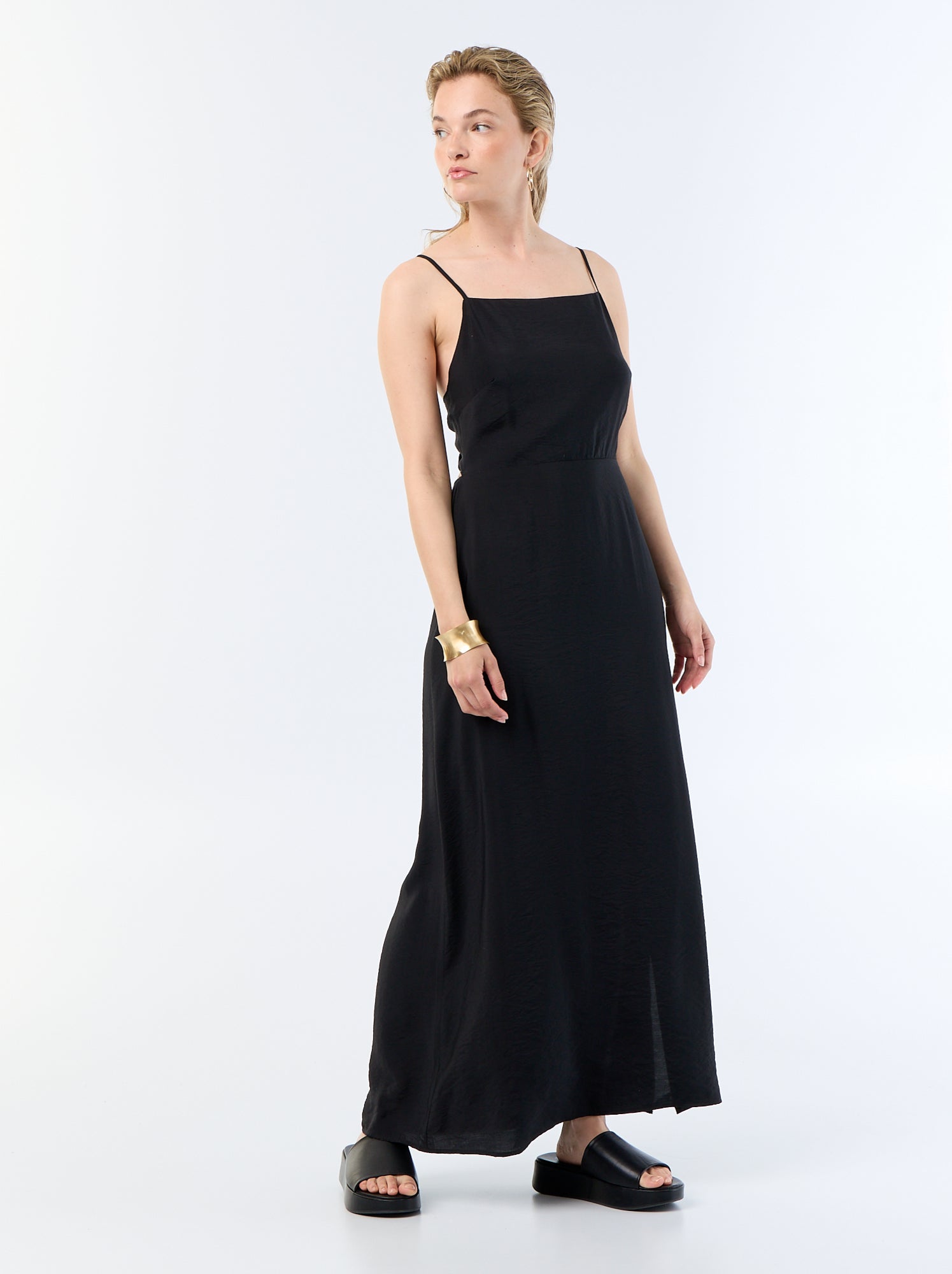 Robe longue satinée à fines bretelles - Noir