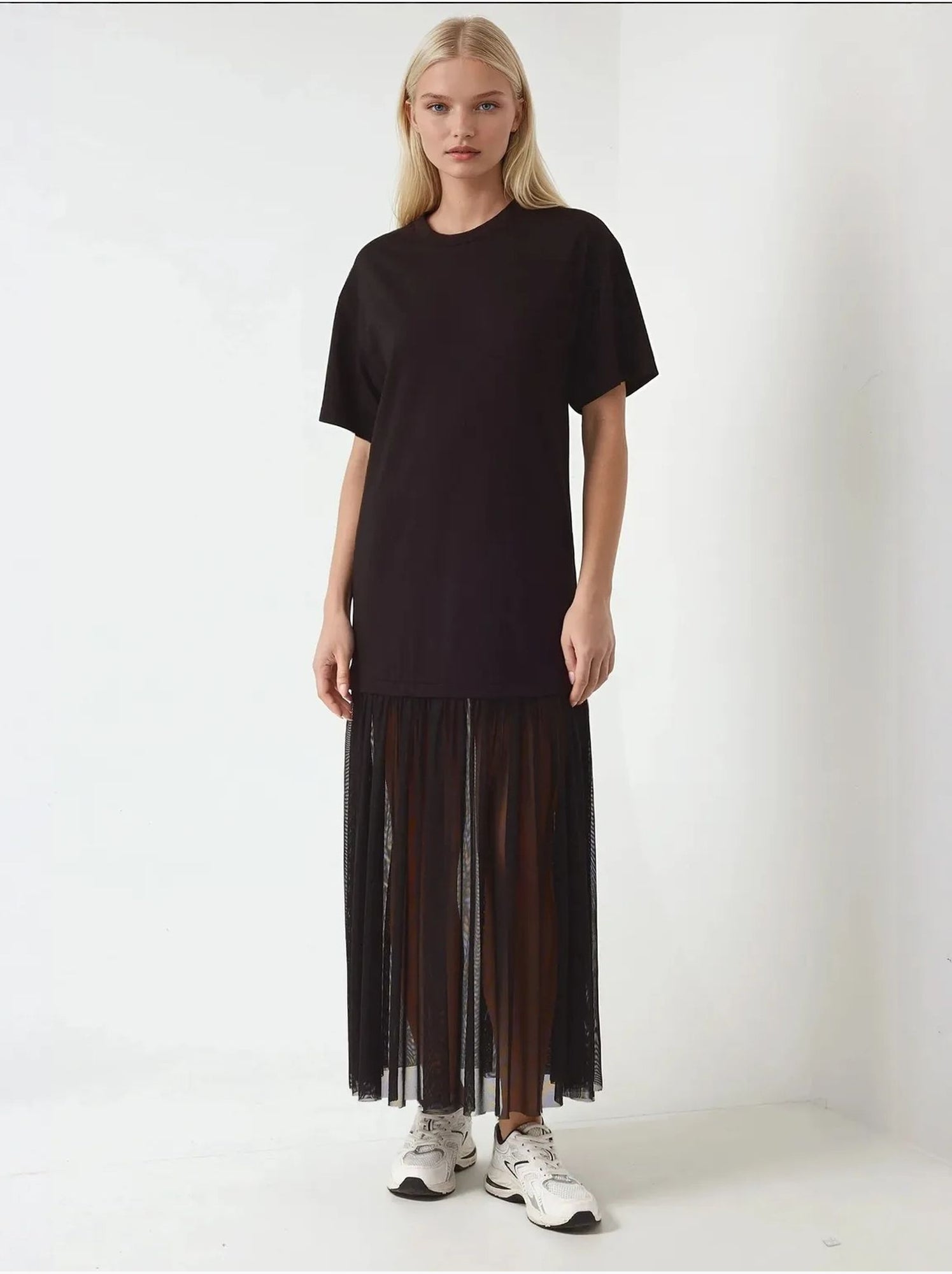 Robe mi-longue coupe confortable avec jupe en tulle collection pika - Noir