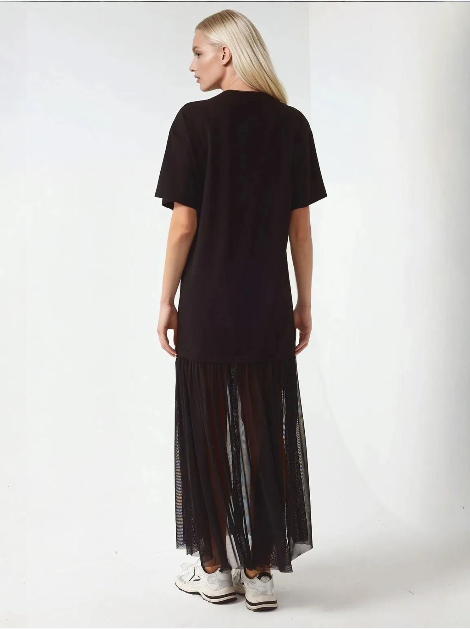 Robe mi-longue coupe confortable avec jupe en tulle collection pika - Noir