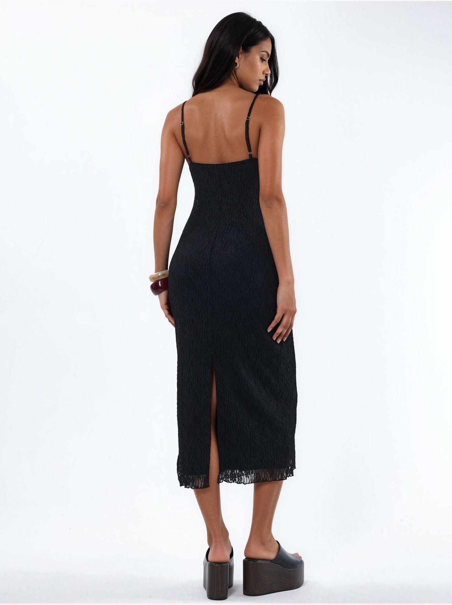 Robe midi moulante en dentelle à col V - Noir
