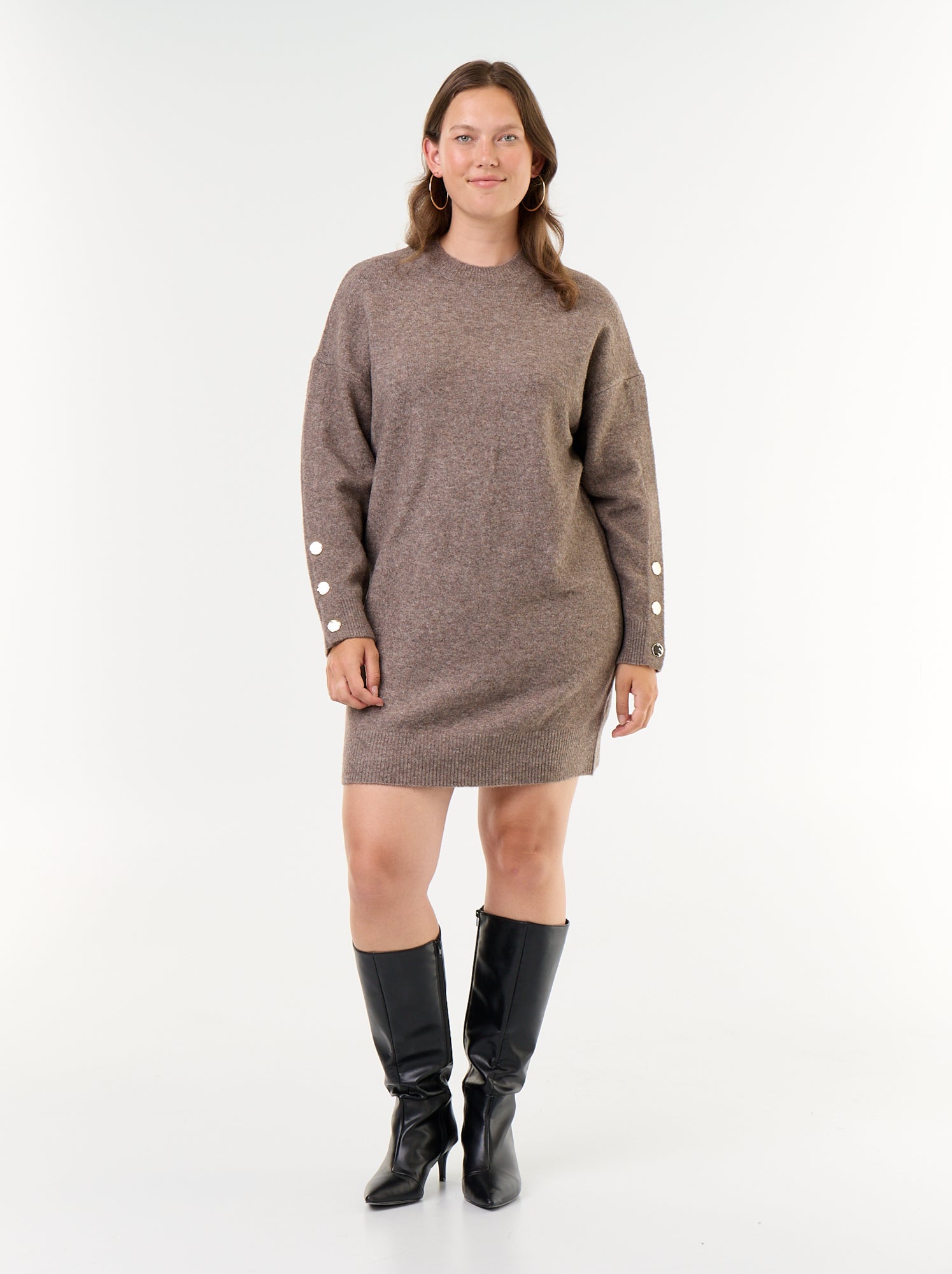 Robe pull avec manches boutonnées - Marron (GJO63_5)