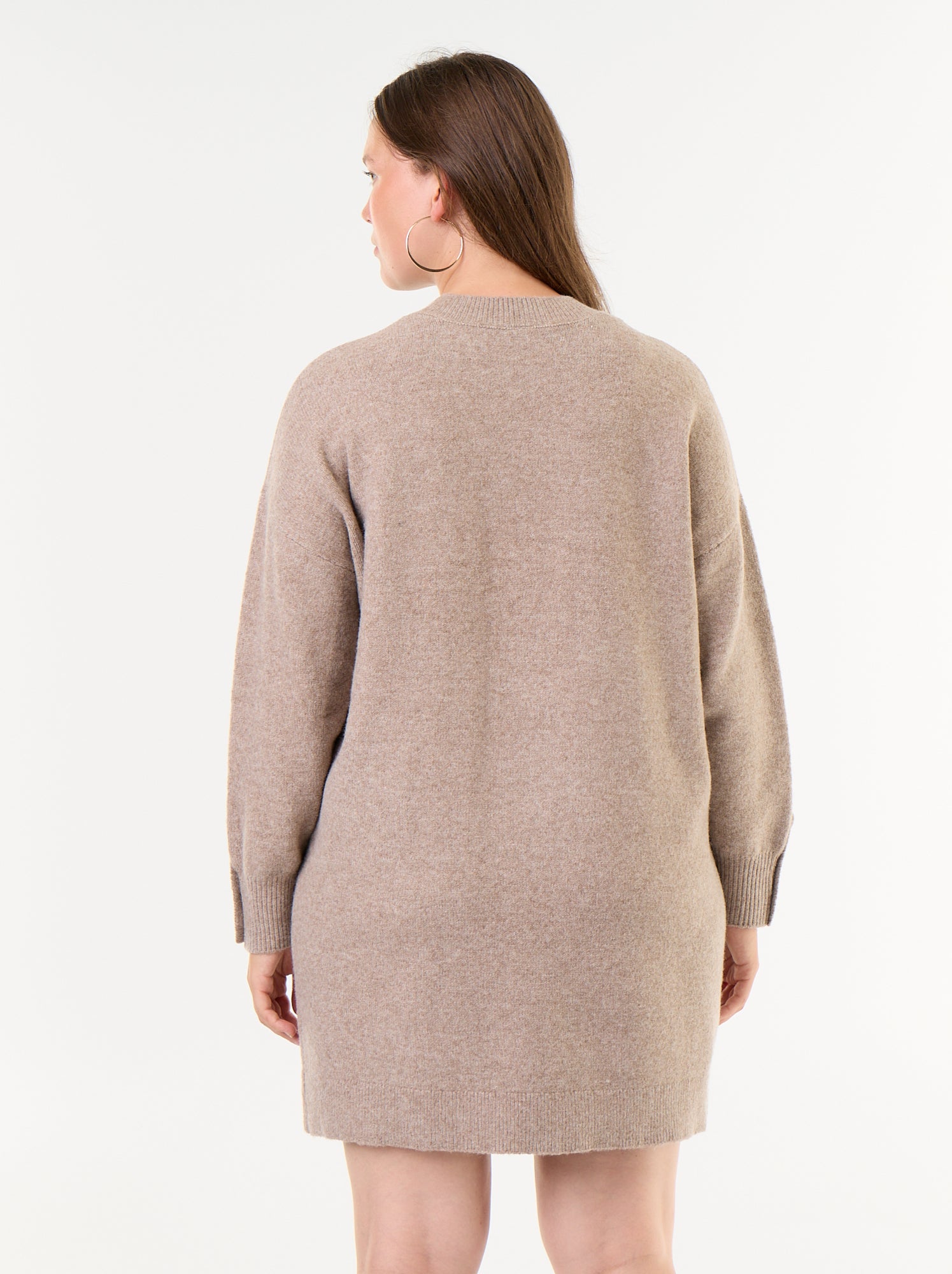 Robe pull en mail avec boutons fantaisie sur les manches - Beige