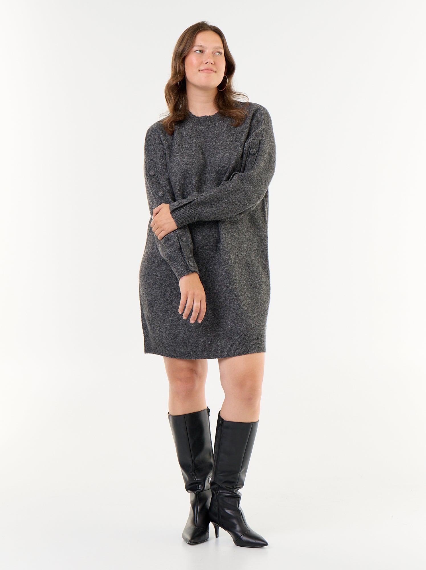 Robe pull en mail avec boutons fantaisie sur les manches - Gris
