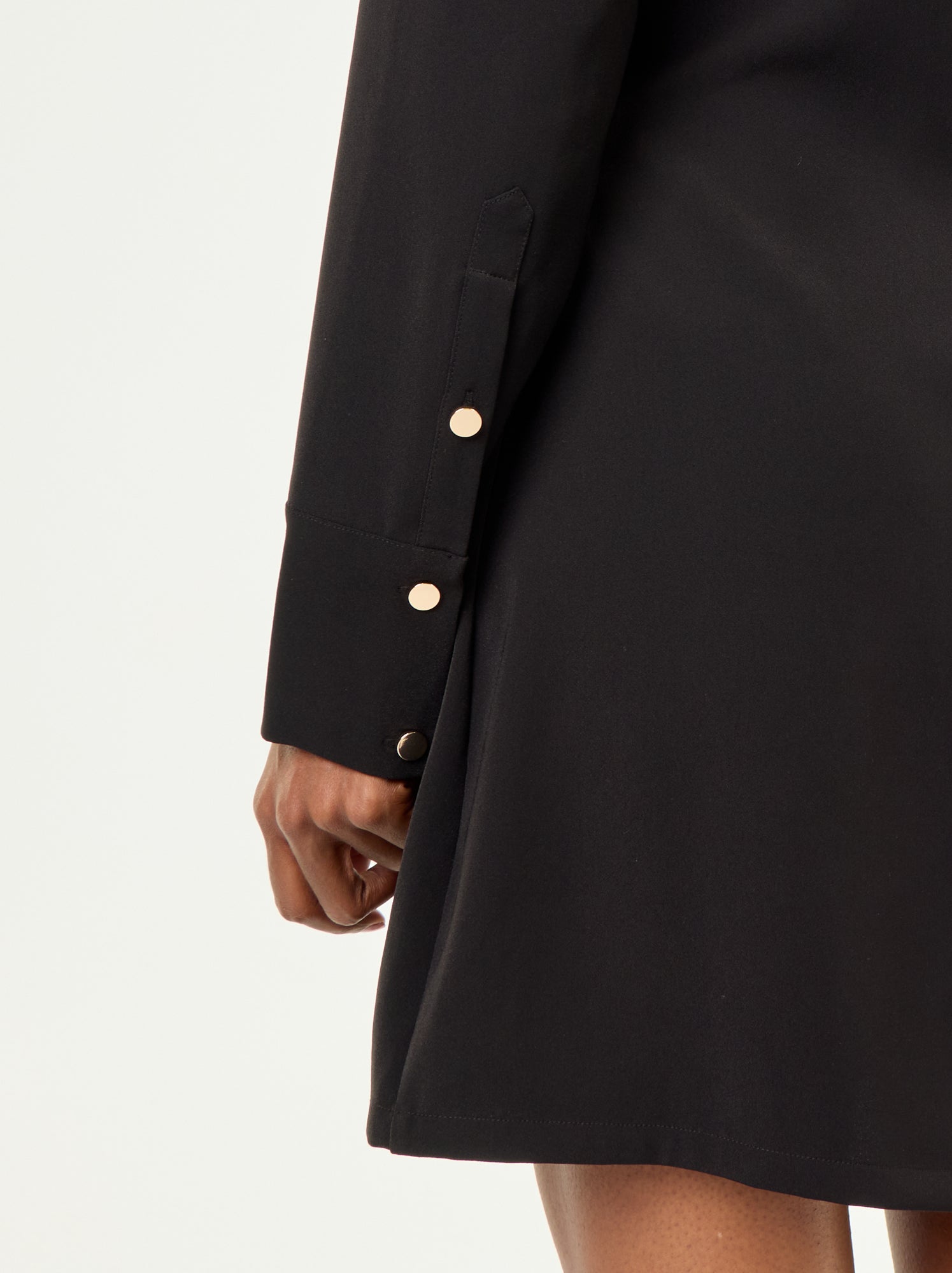 Robe unie avec détails dorés - Noir
