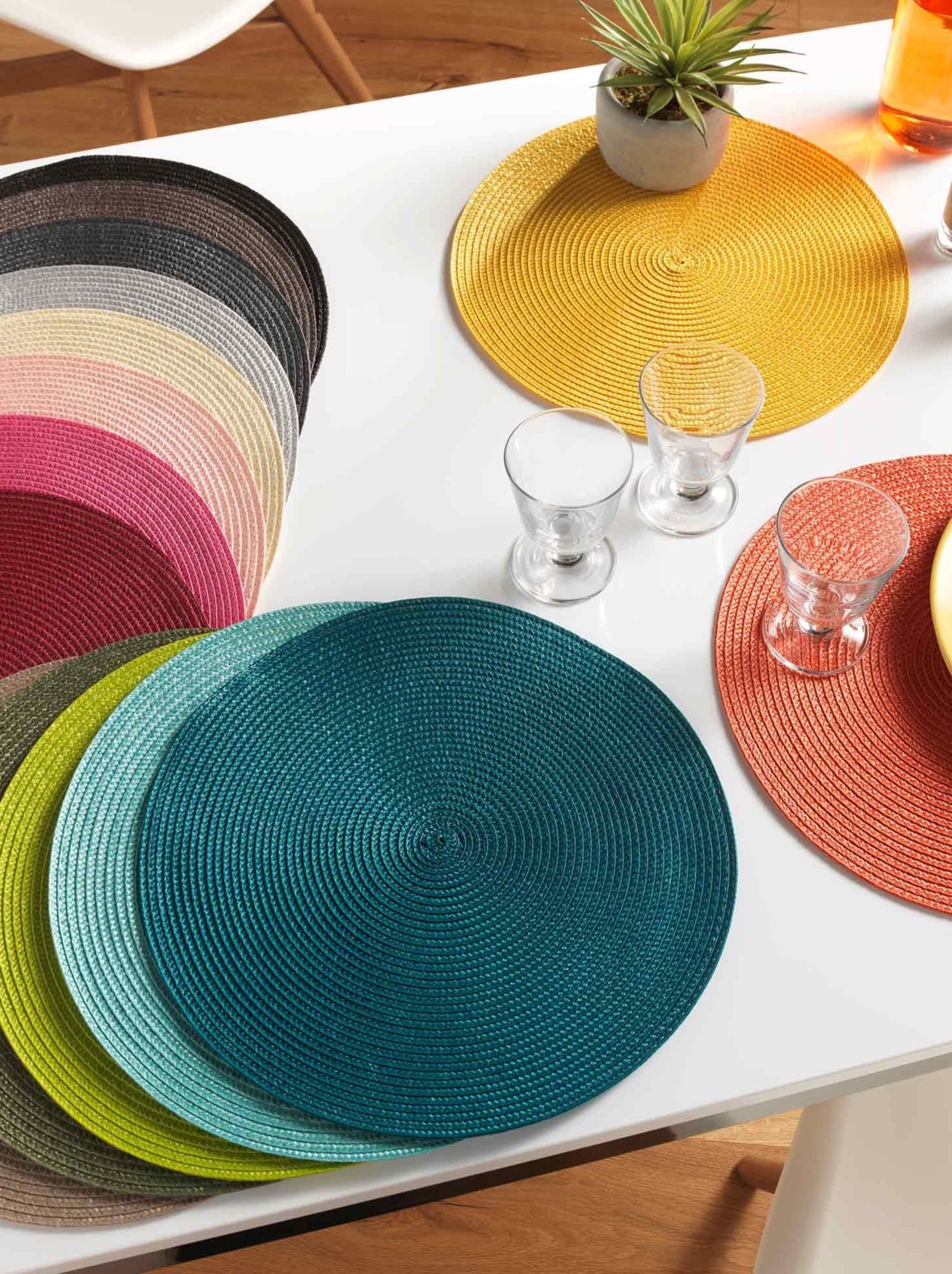Set de table rond et coloré - Kaki