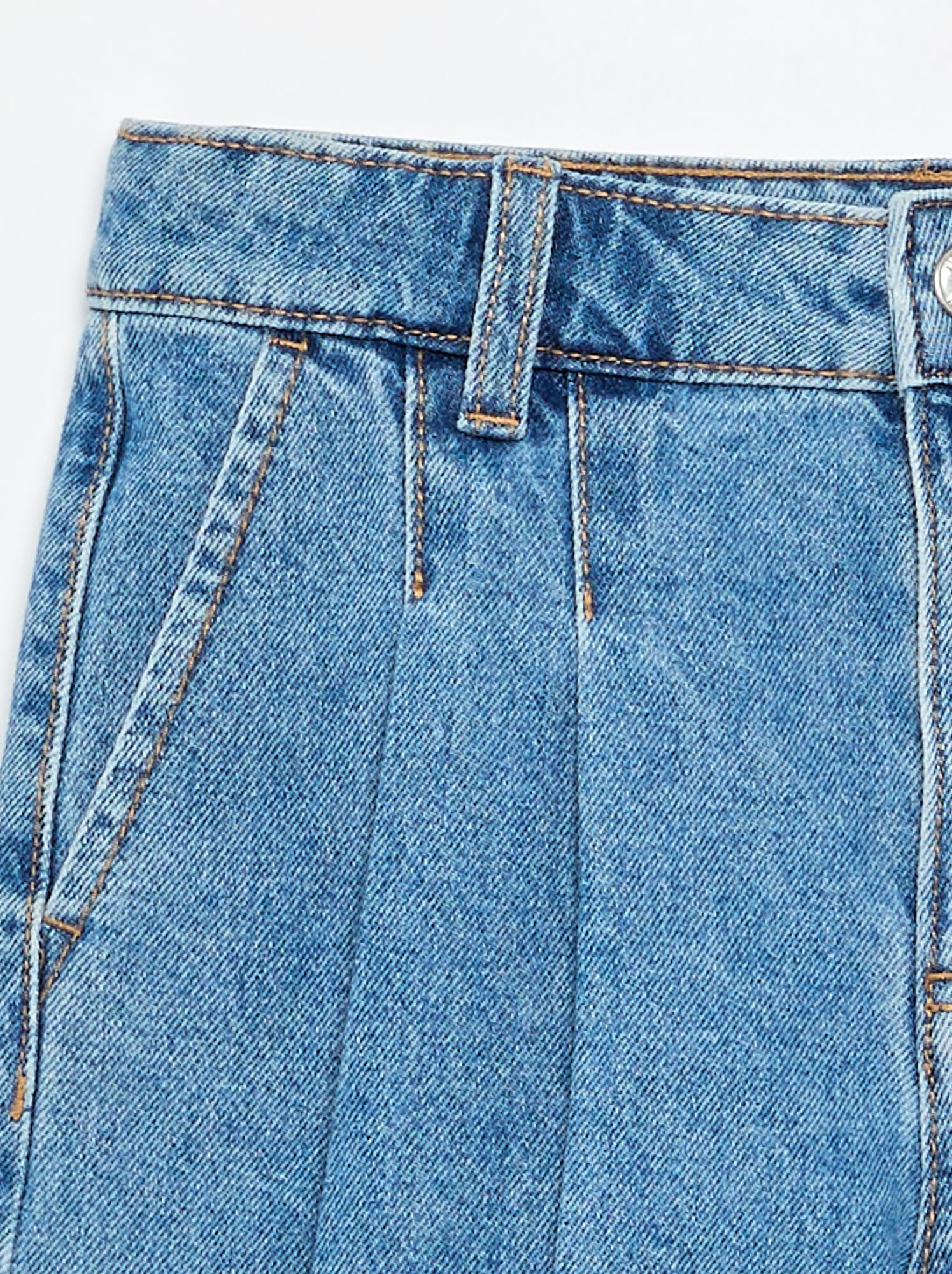 Short en denim avec effet plissé - Bleu (FVX83_1)