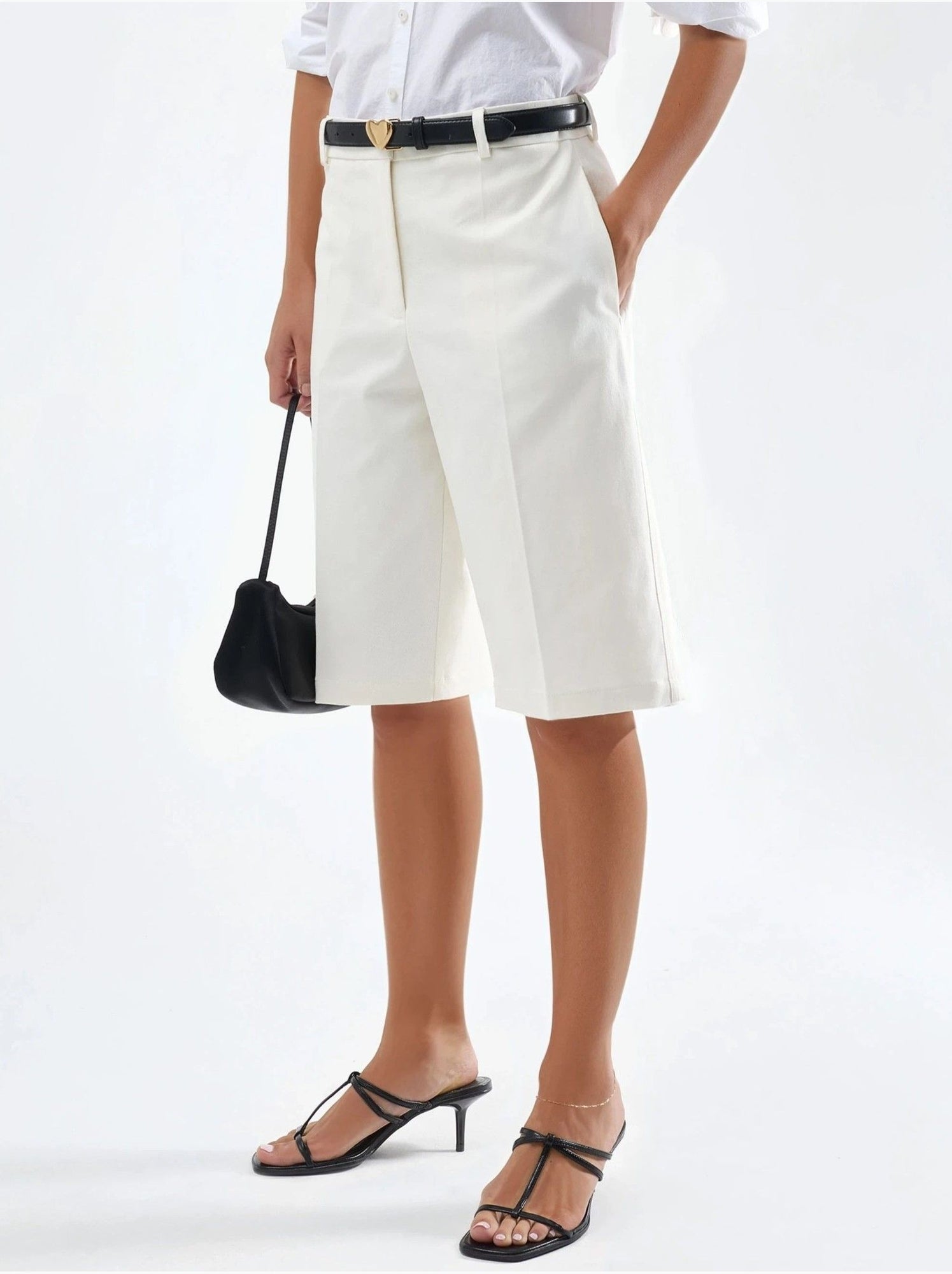 Short mi-long à jambes larges et coupe confortable - Blanc