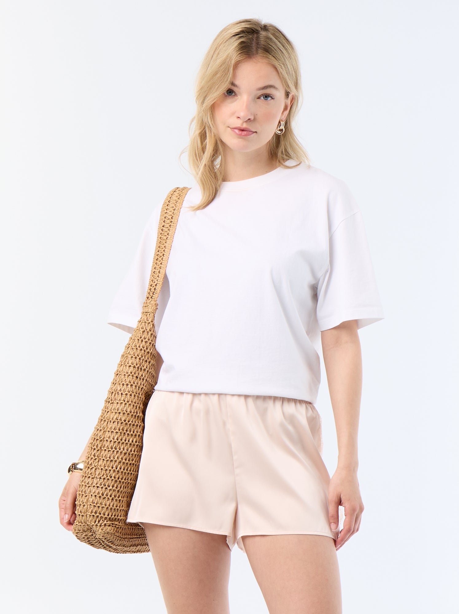 Short satiné avec bords en dentelle - Rose