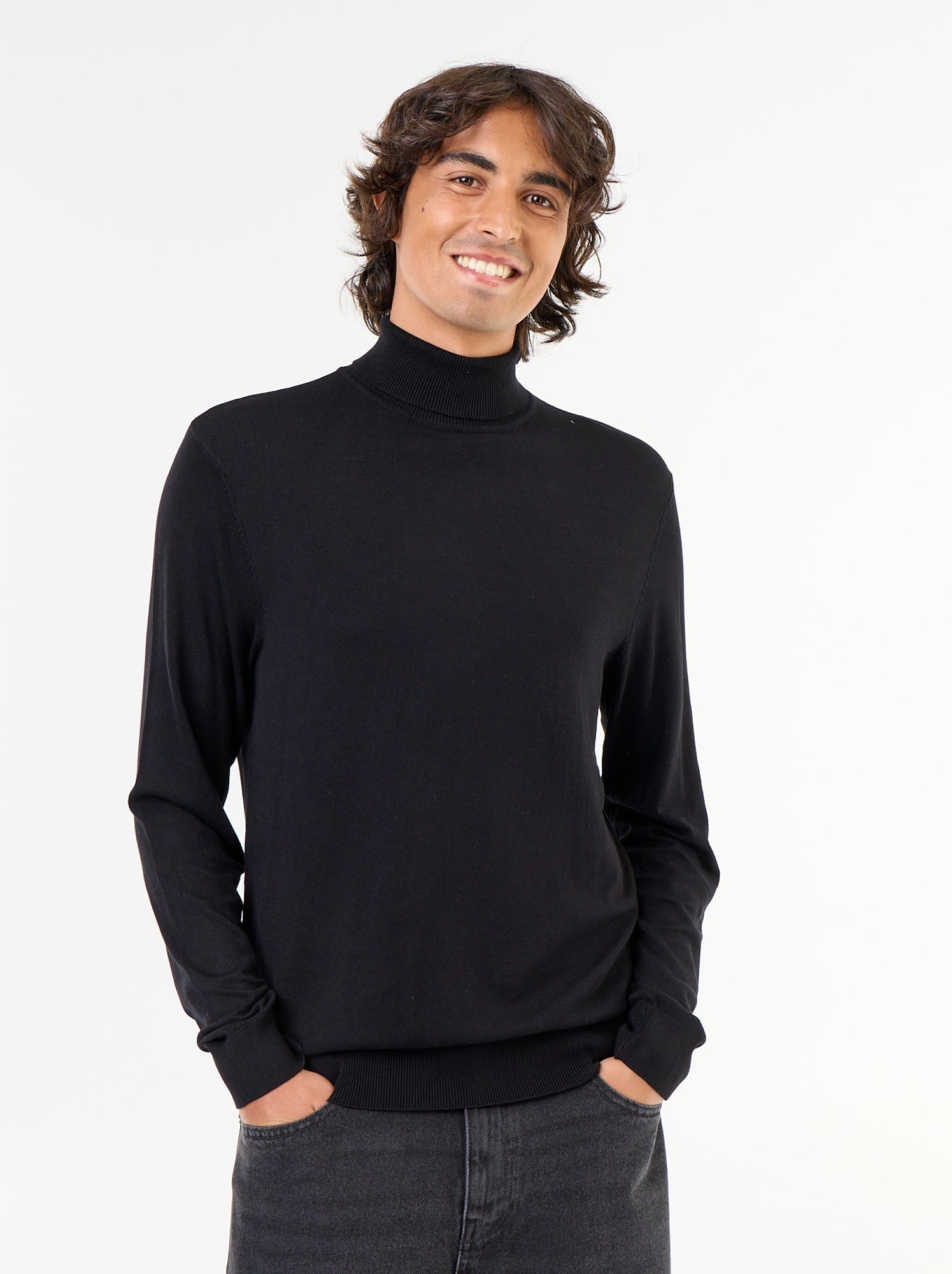 Sous-pull uni en maille fine jauge - Noir