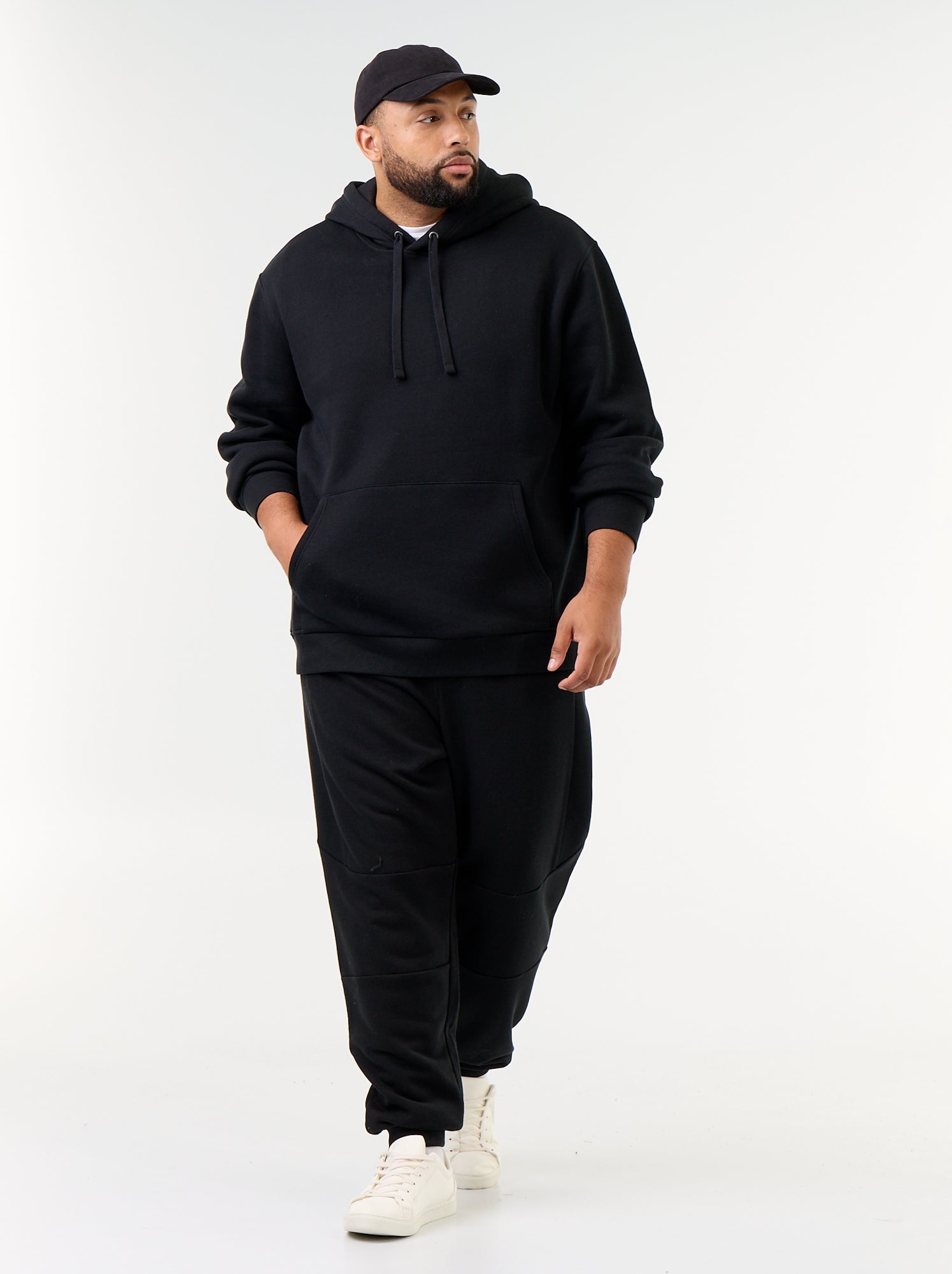 Sweat à capuche et poche kangourou - Noir